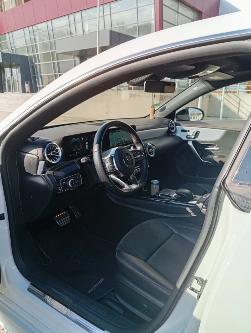 Mercedes-Benz CLA 200, снимка 6 - Автомобили и джипове - 53063445