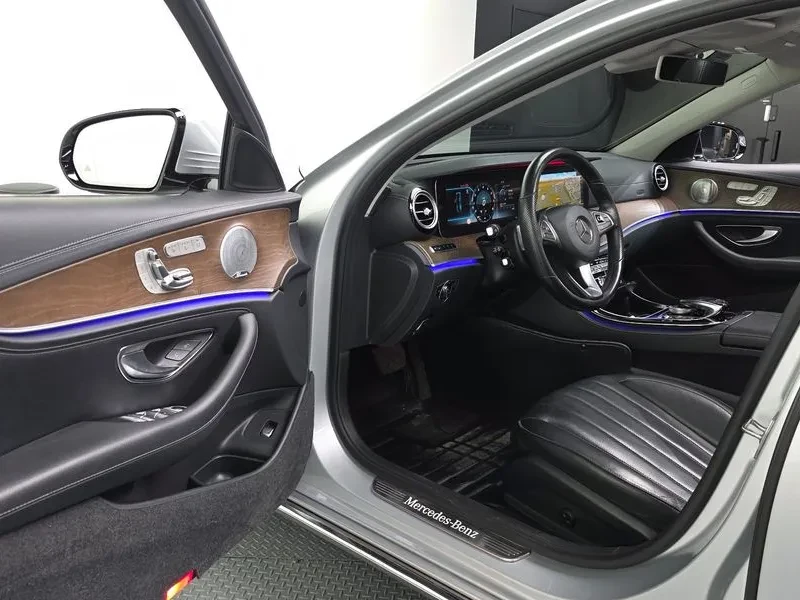 Mercedes-Benz E 300 4MATIC - САМО 30% АВАНС, снимка 9 - Автомобили и джипове - 56266480