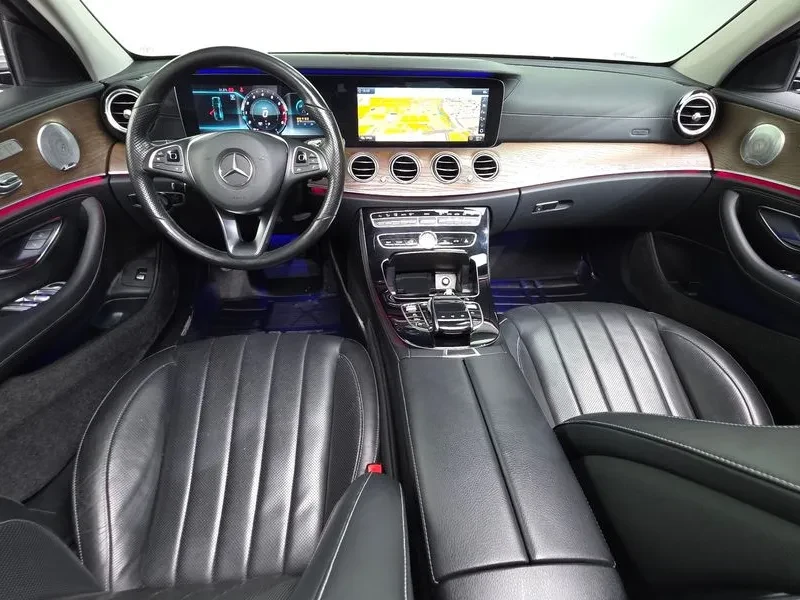 Mercedes-Benz E 300 4MATIC - САМО 30% АВАНС, снимка 6 - Автомобили и джипове - 56266480