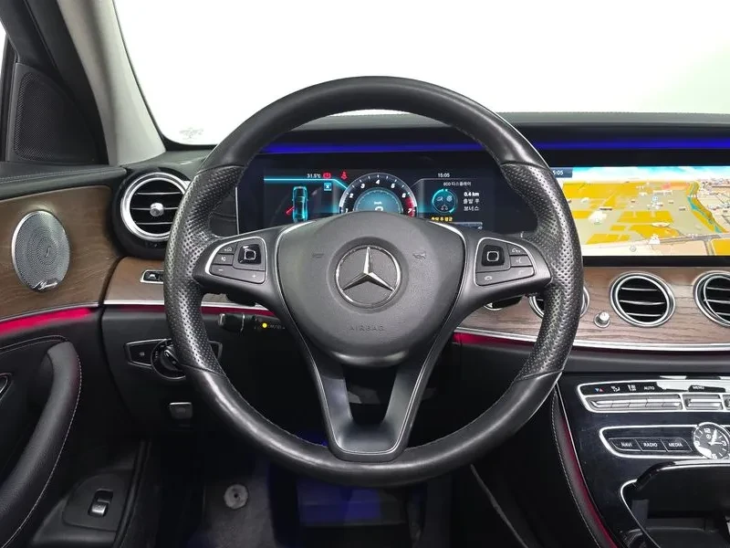 Mercedes-Benz E 300 4MATIC - САМО 30% АВАНС, снимка 12 - Автомобили и джипове - 56266480