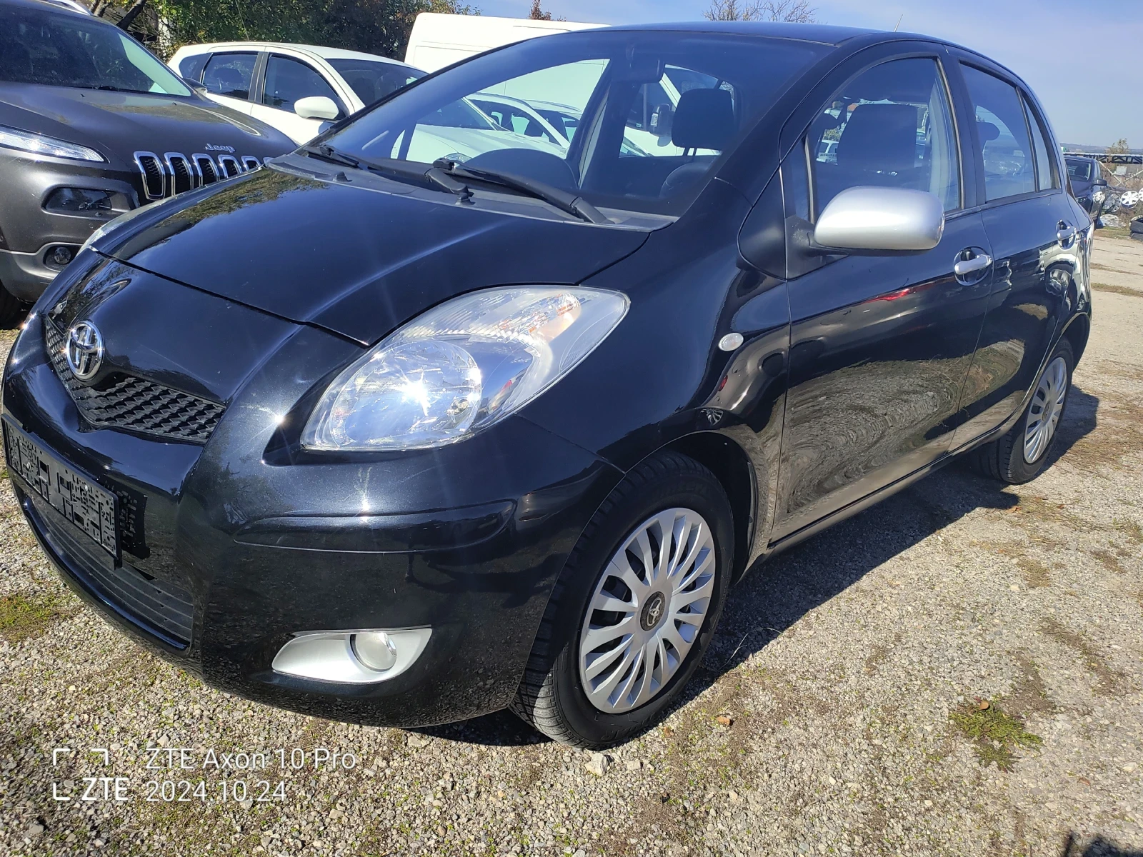 Toyota Yaris 1.3i 153000km - изображение 3