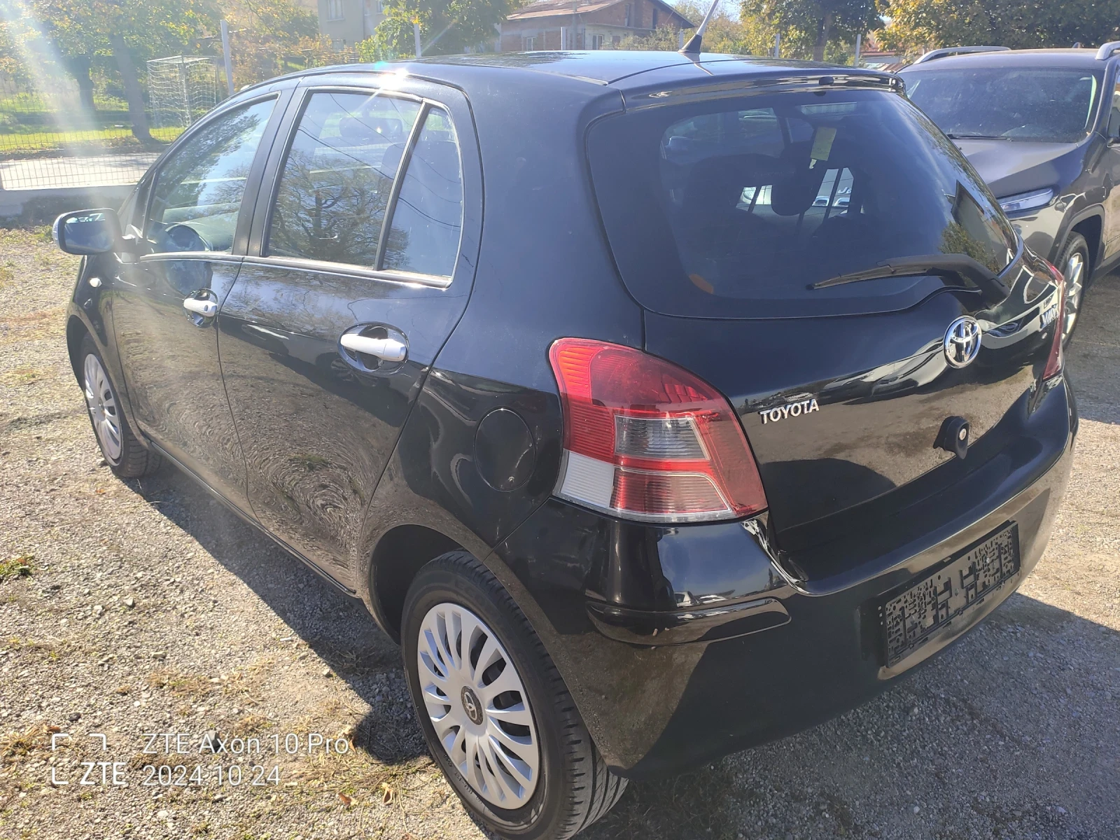 Toyota Yaris 1.3i 153000km - изображение 8