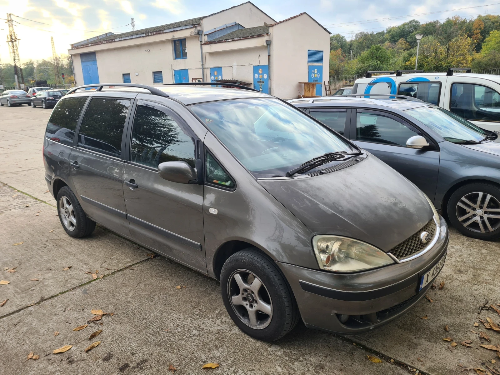 Ford Galaxy 2.3 - изображение 3