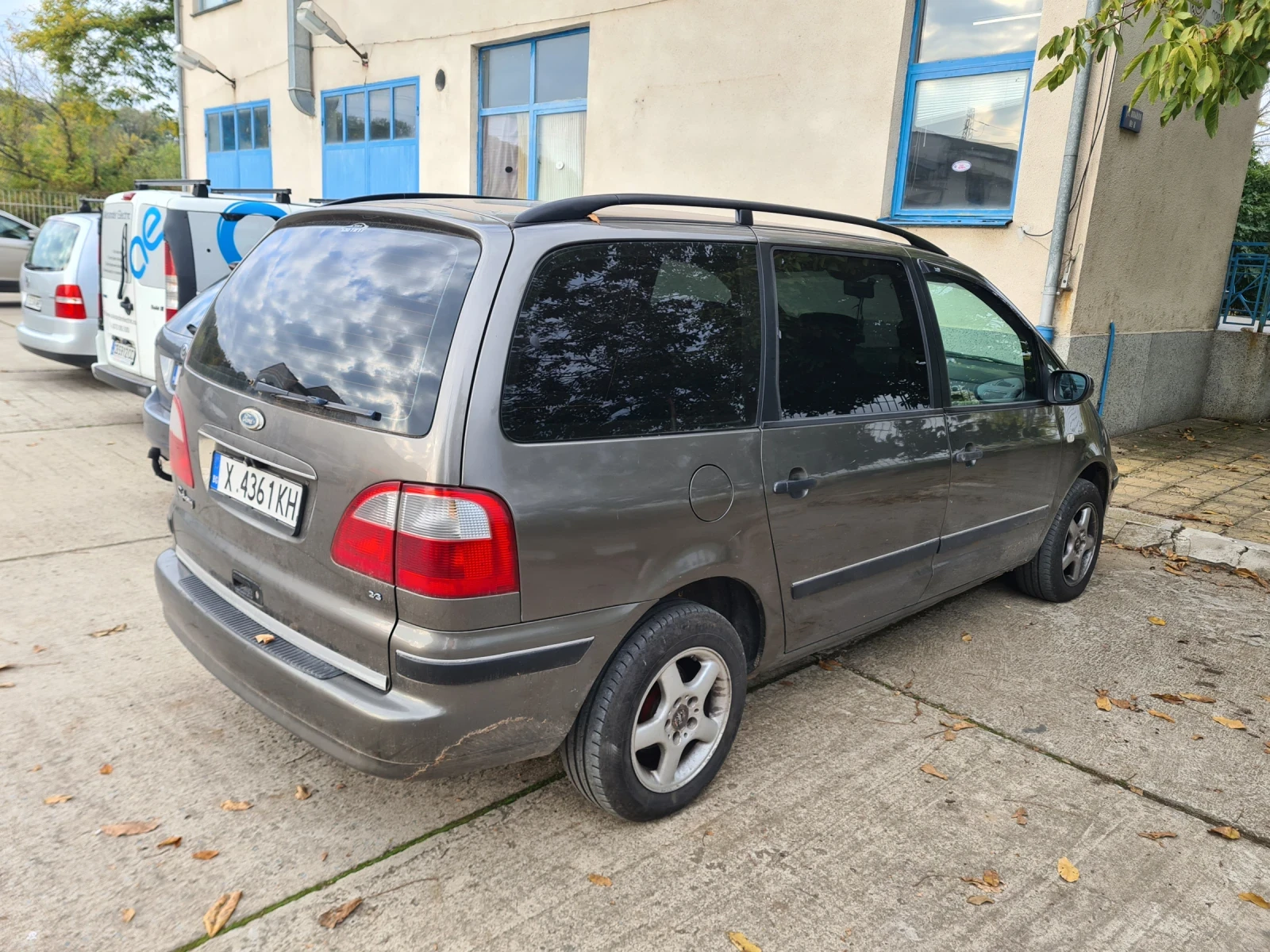 Ford Galaxy 2.3 - изображение 2