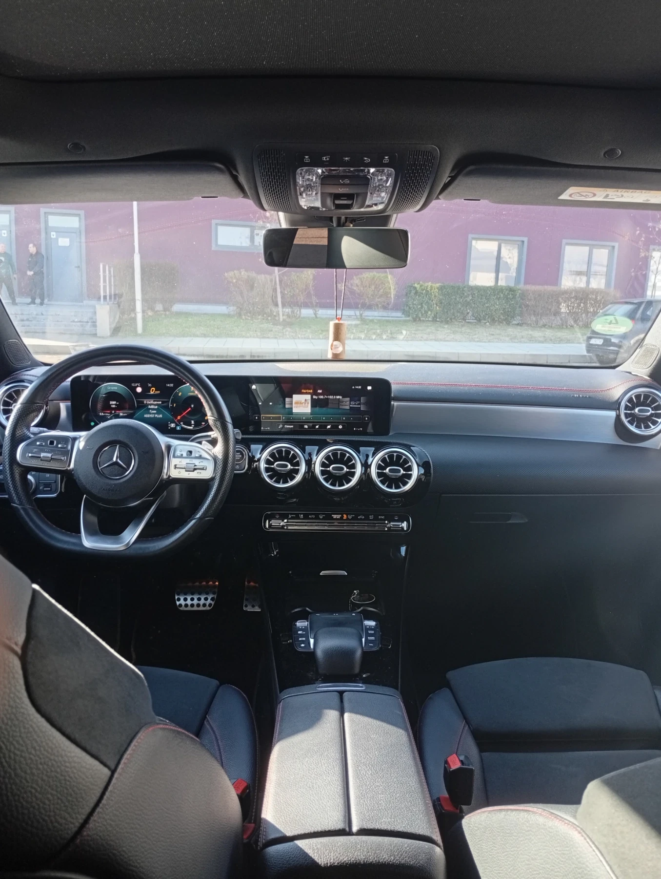 Mercedes-Benz CLA 200  - изображение 8