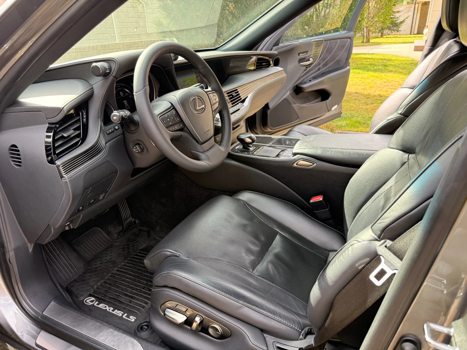 Lexus LS 500 Hybrid* В ГАРАНЦИЯ ДО 2028г - изображение 6