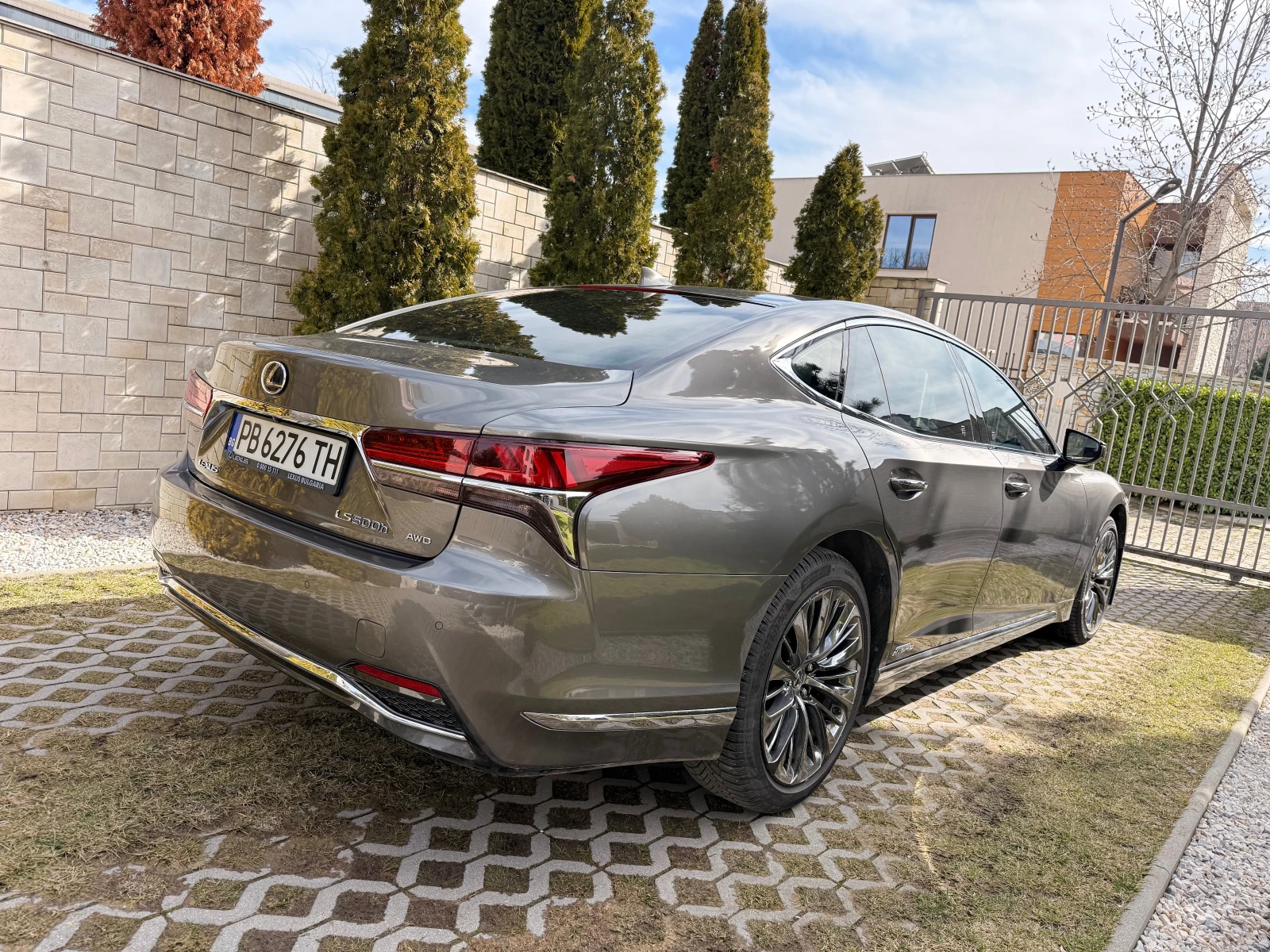 Lexus LS 500 Hybrid* В ГАРАНЦИЯ ДО 2028г - изображение 4