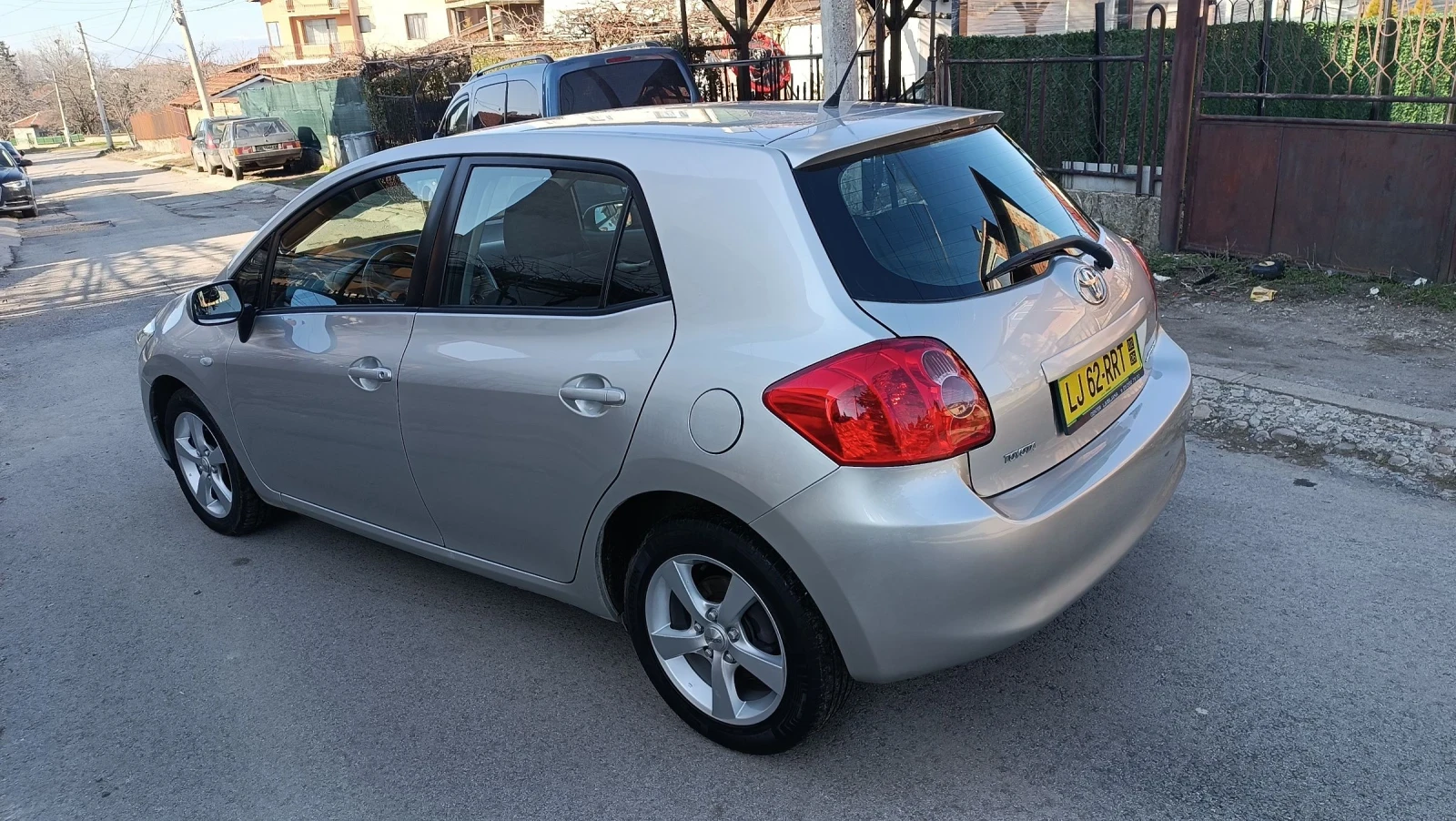 Toyota Auris 1.6-топ състояние докаран на ход - изображение 3