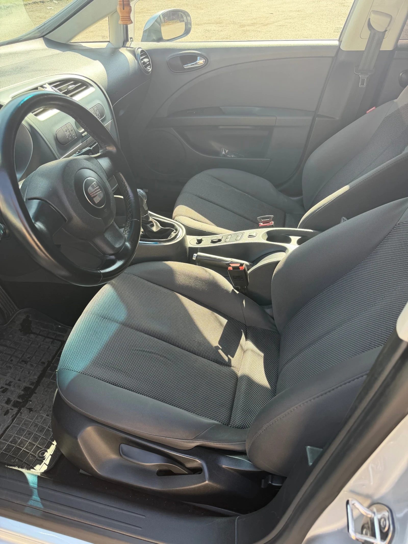 Seat Leon BKD , снимка 5 - Автомобили и джипове - 53846296