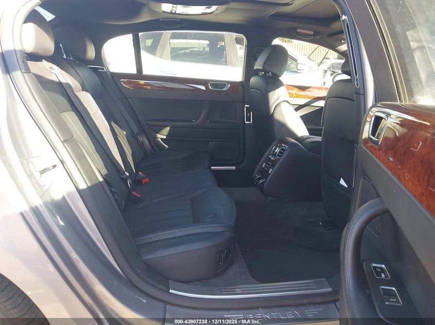 Bentley Flying Spur С регистрация + обслужване, снимка 14 - Автомобили и джипове - 54122180