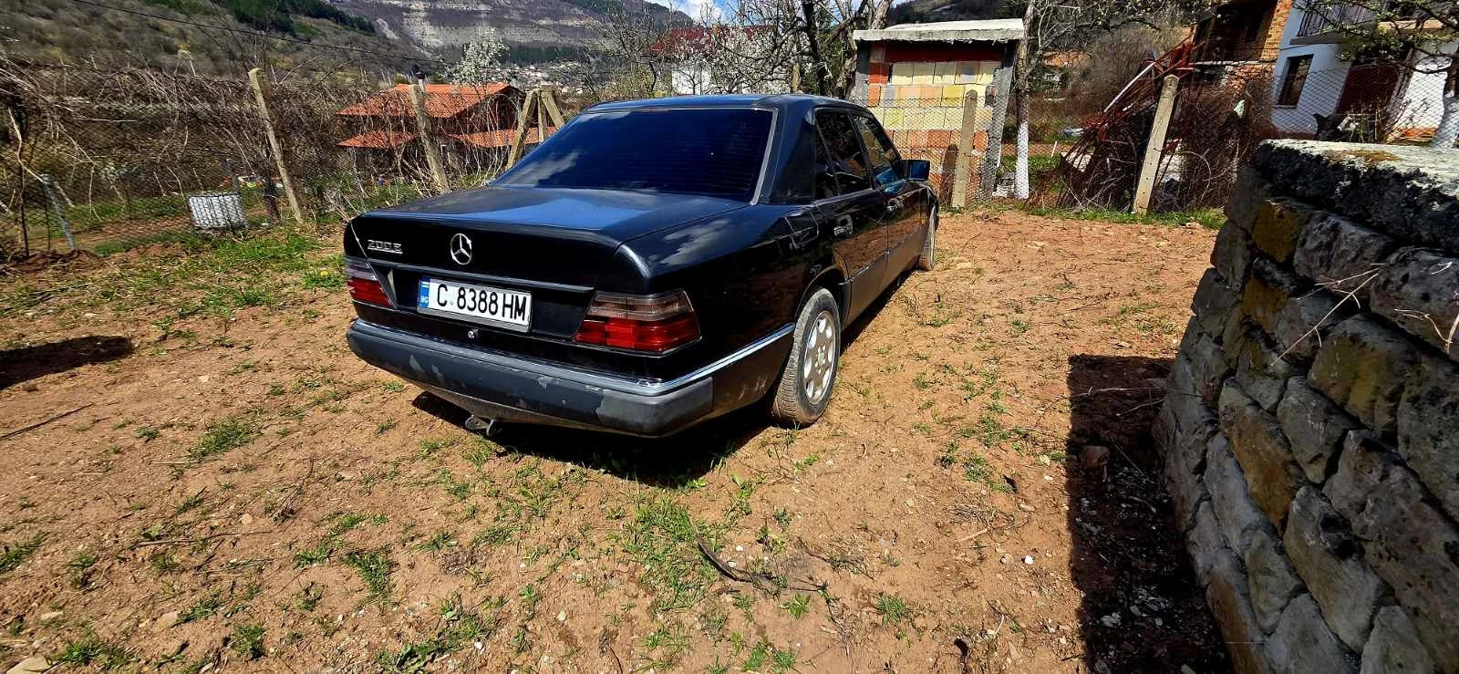Mercedes-Benz 124 2.0, снимка 7 - Автомобили и джипове - 54158793