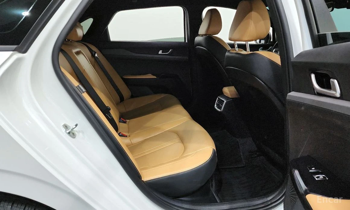 Kia K5, снимка 12 - Автомобили и джипове - 54481513