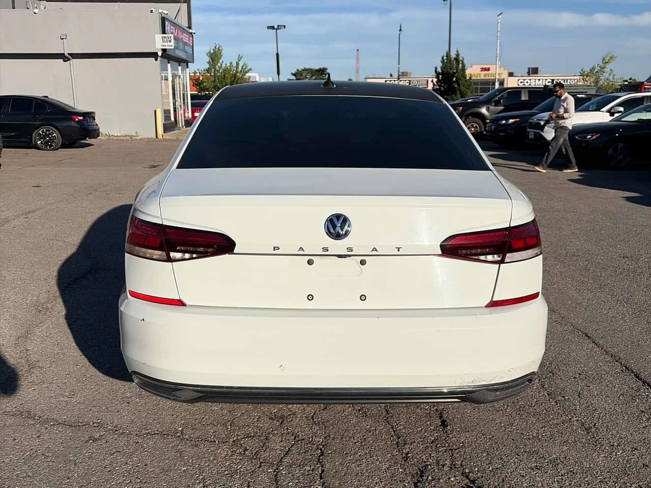 VW Passat * Comfortline * CARFAX * ОПЦИЯ ЗА ФИНАНСИРАНЕ, снимка 4 - Автомобили и джипове - 54987791