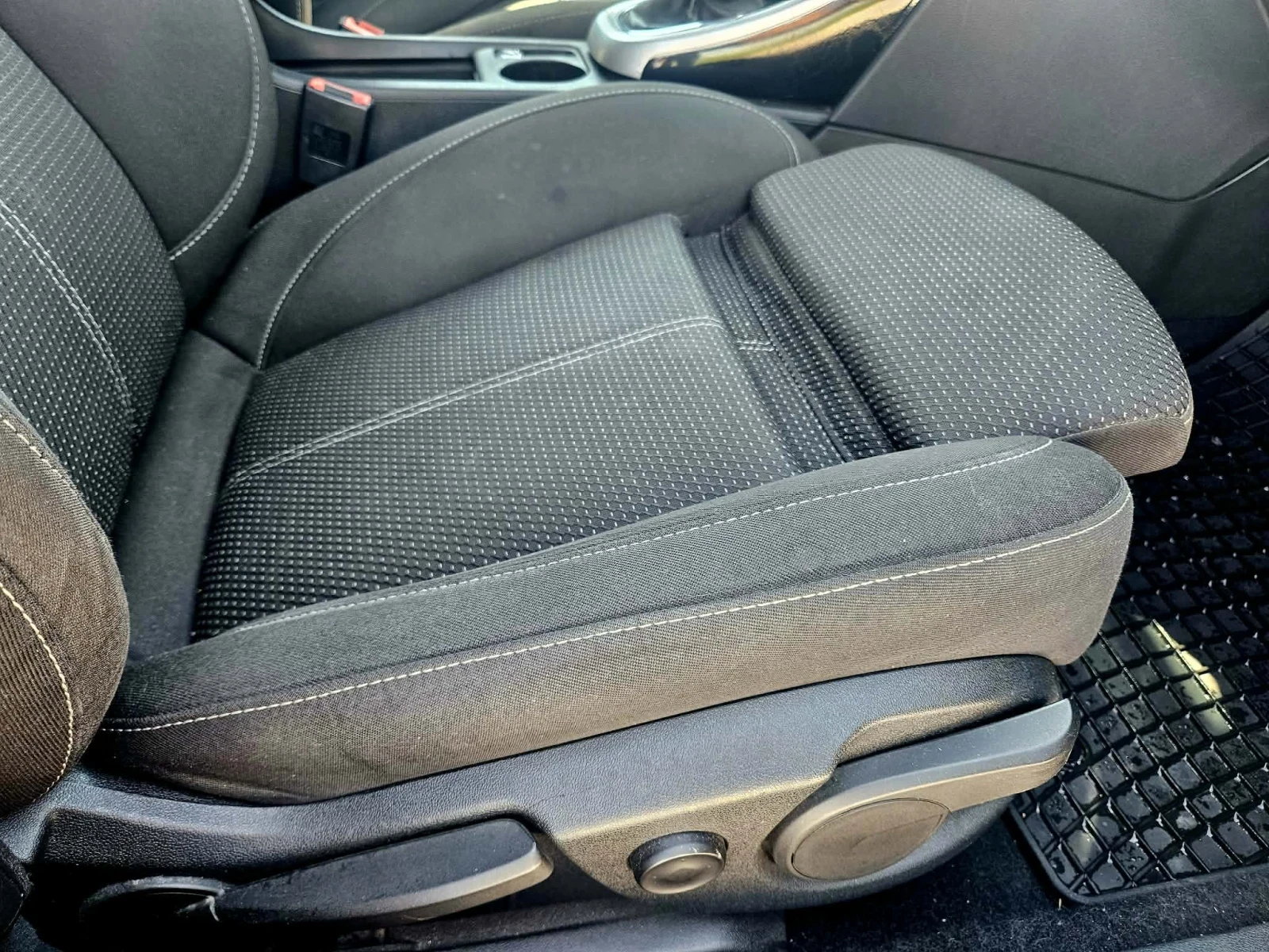 Opel Astra 1.6 turbo , снимка 6 - Автомобили и джипове - 55072852