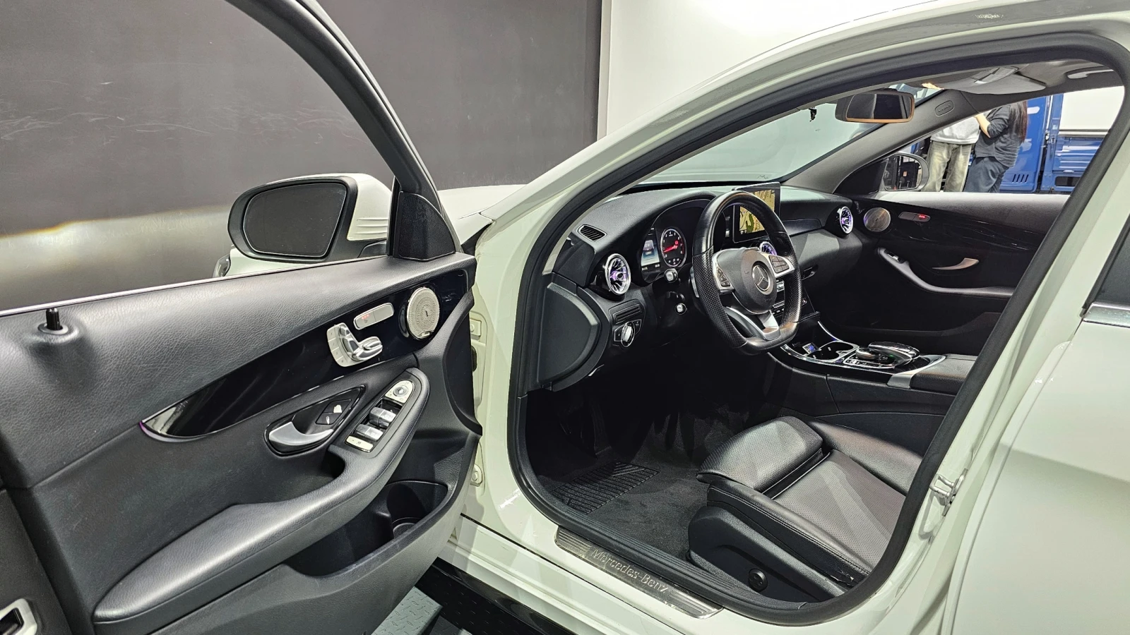 Mercedes-Benz C 200 63 AMG TUNNIG* BURMASTER* KEYLESS* КРАЙНА ЦЕНА , снимка 9 - Автомобили и джипове - 55091857