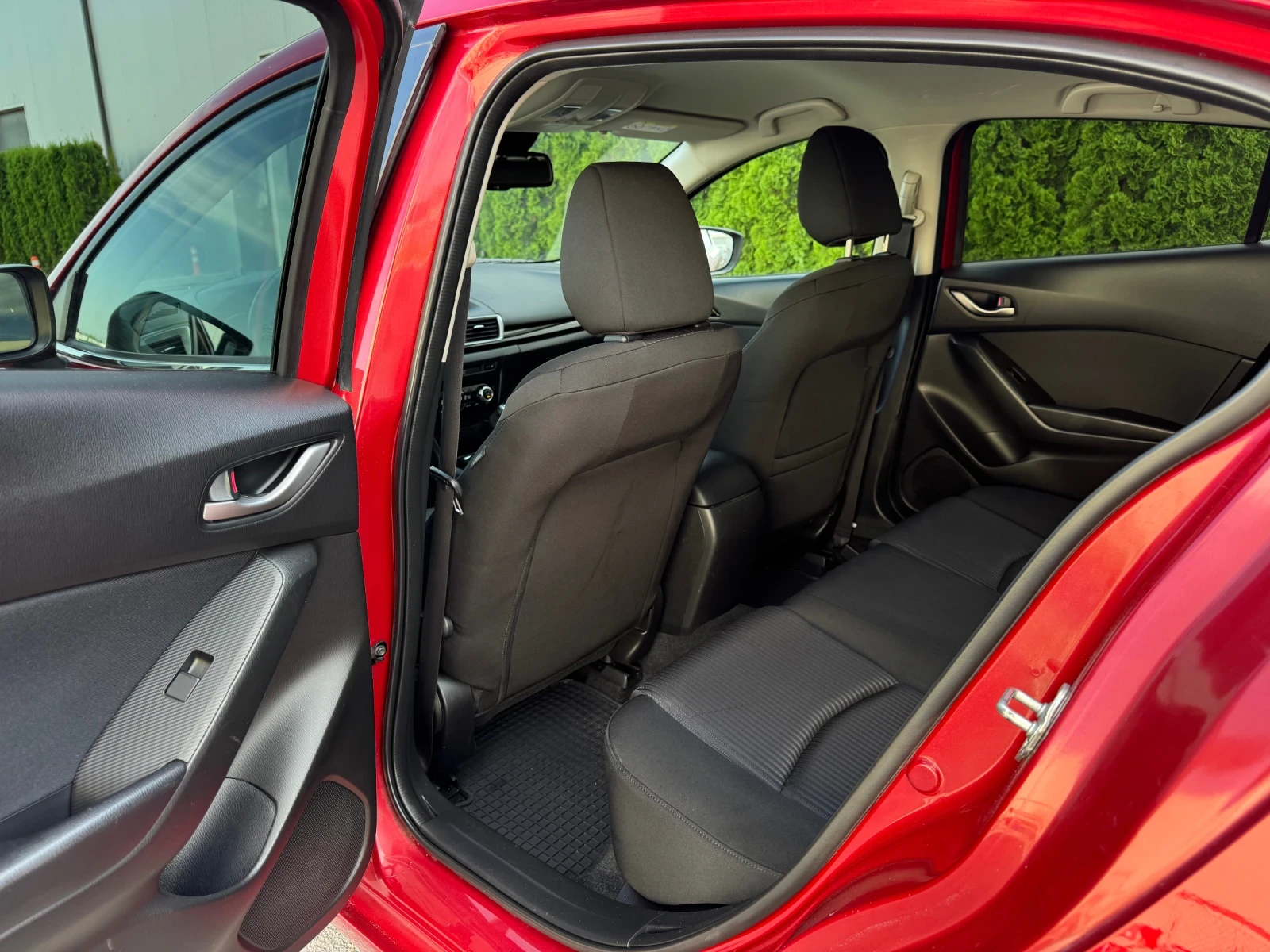 Mazda 3 2.0i SkyActiv-G* 120к.с, снимка 12 - Автомобили и джипове - 55149478