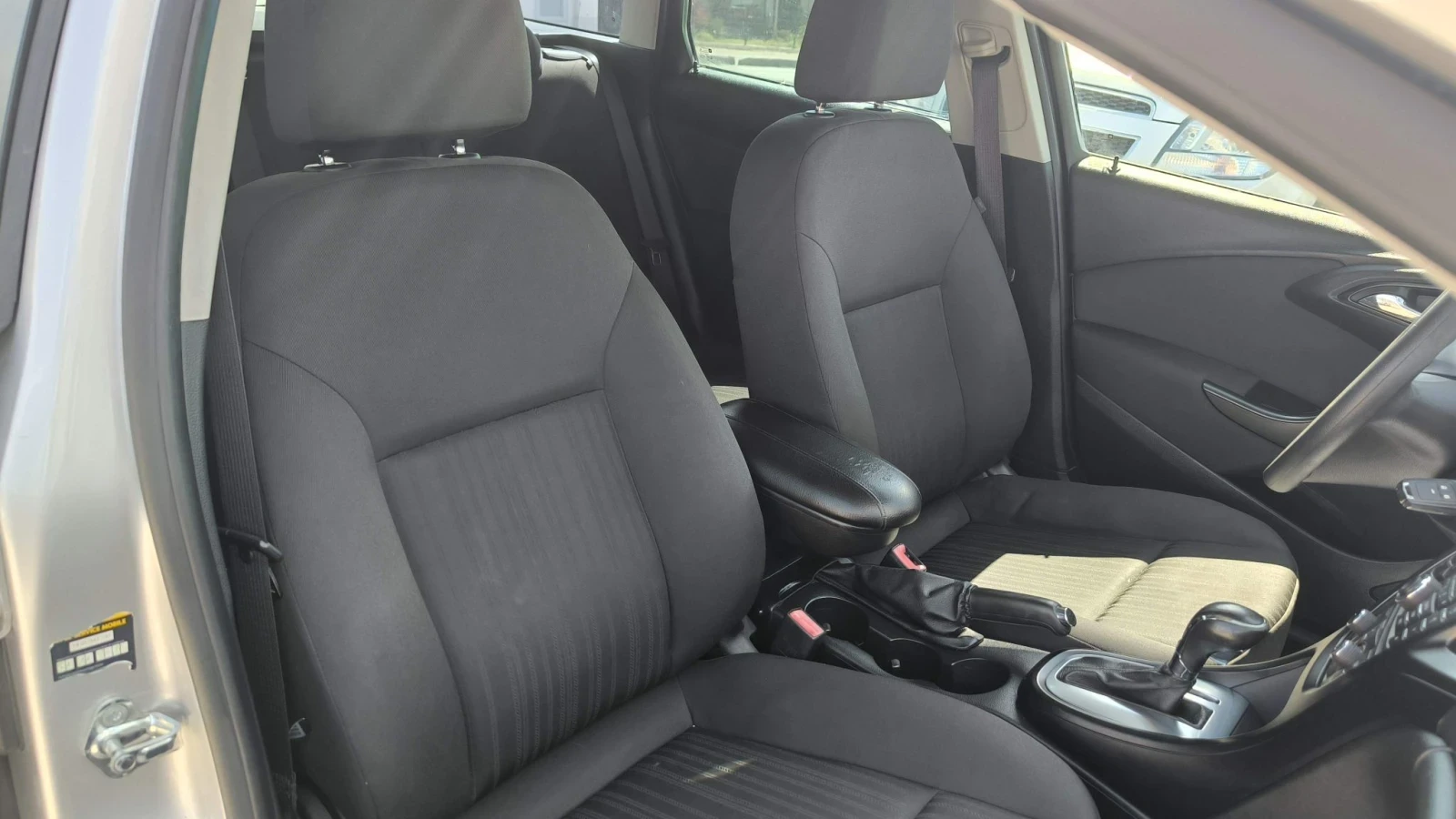 Opel Astra 1.6i automatic , снимка 9 - Автомобили и джипове - 55977872