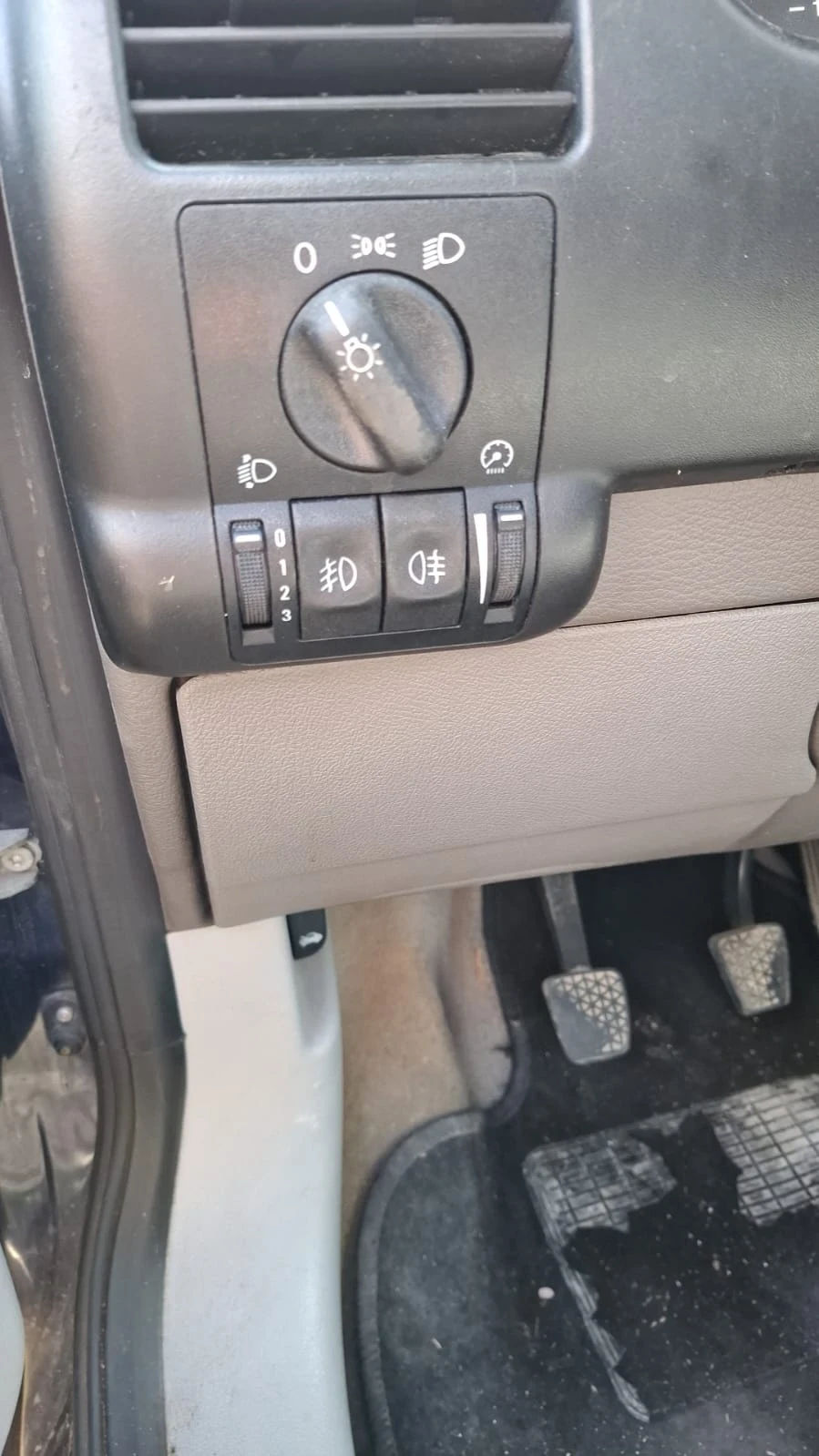 Opel Zafira Бензин/газ, снимка 15 - Автомобили и джипове - 56107041