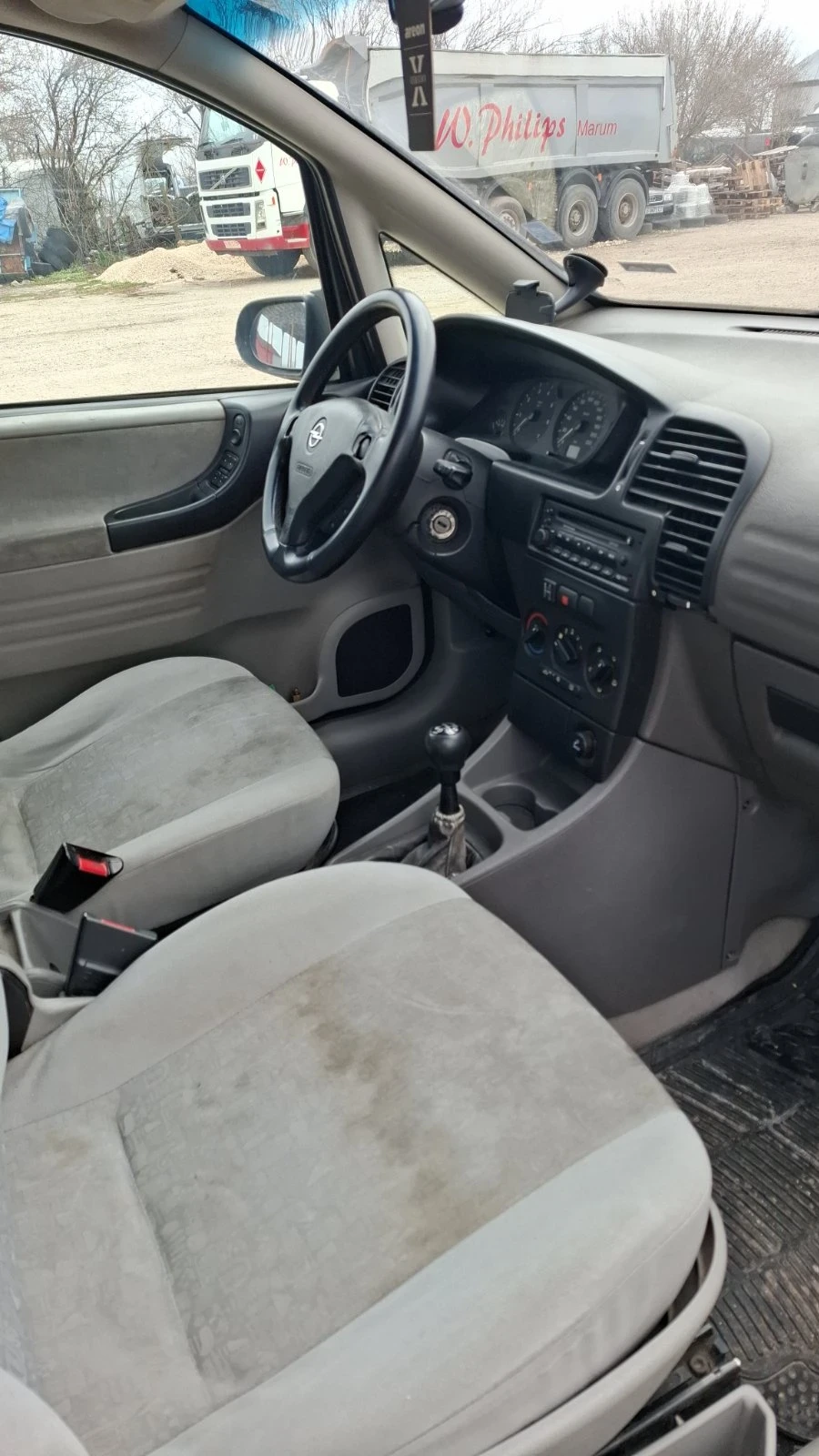 Opel Zafira Бензин/газ, снимка 11 - Автомобили и джипове - 56107041