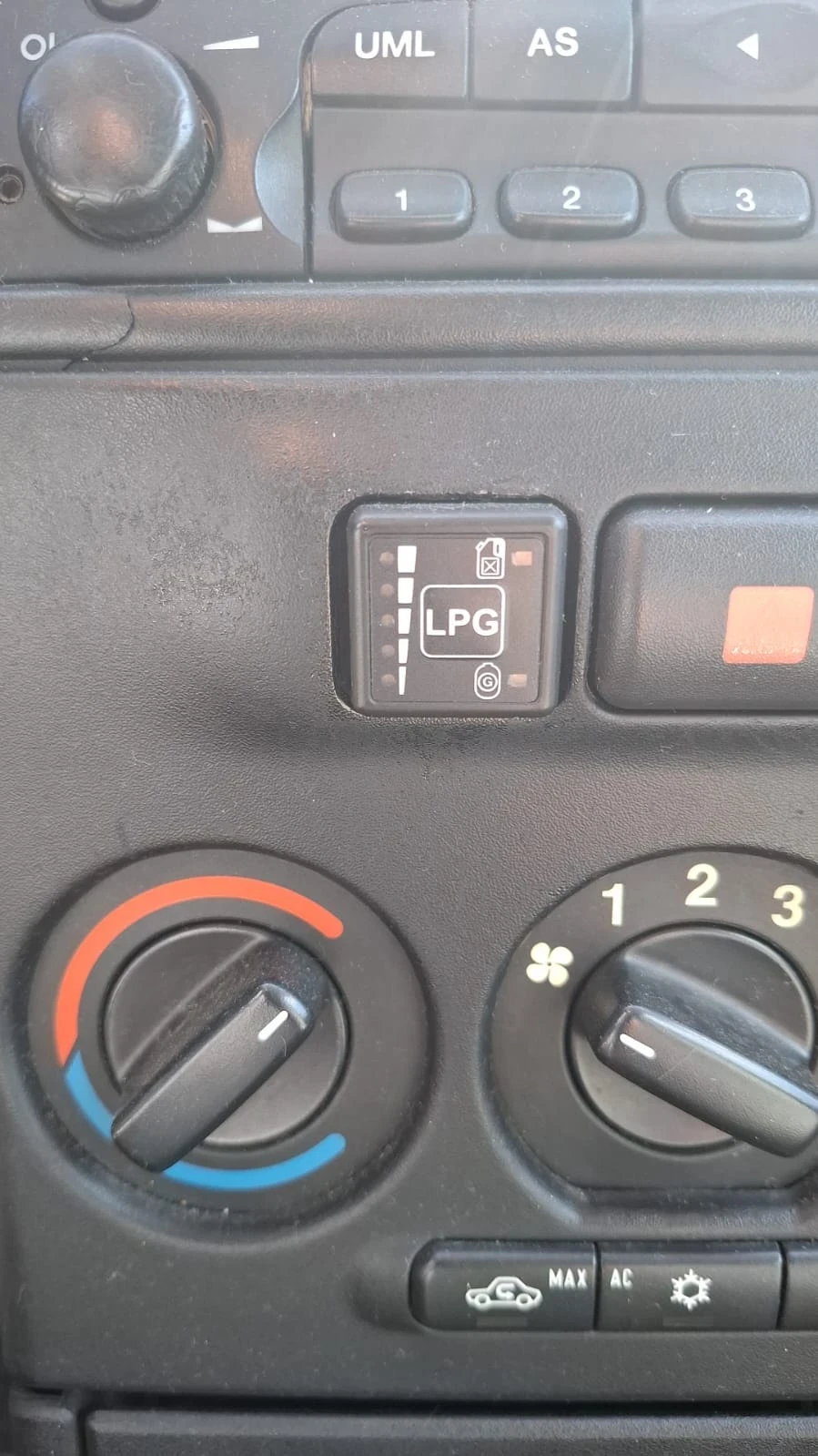 Opel Zafira Бензин/газ, снимка 3 - Автомобили и джипове - 56107041