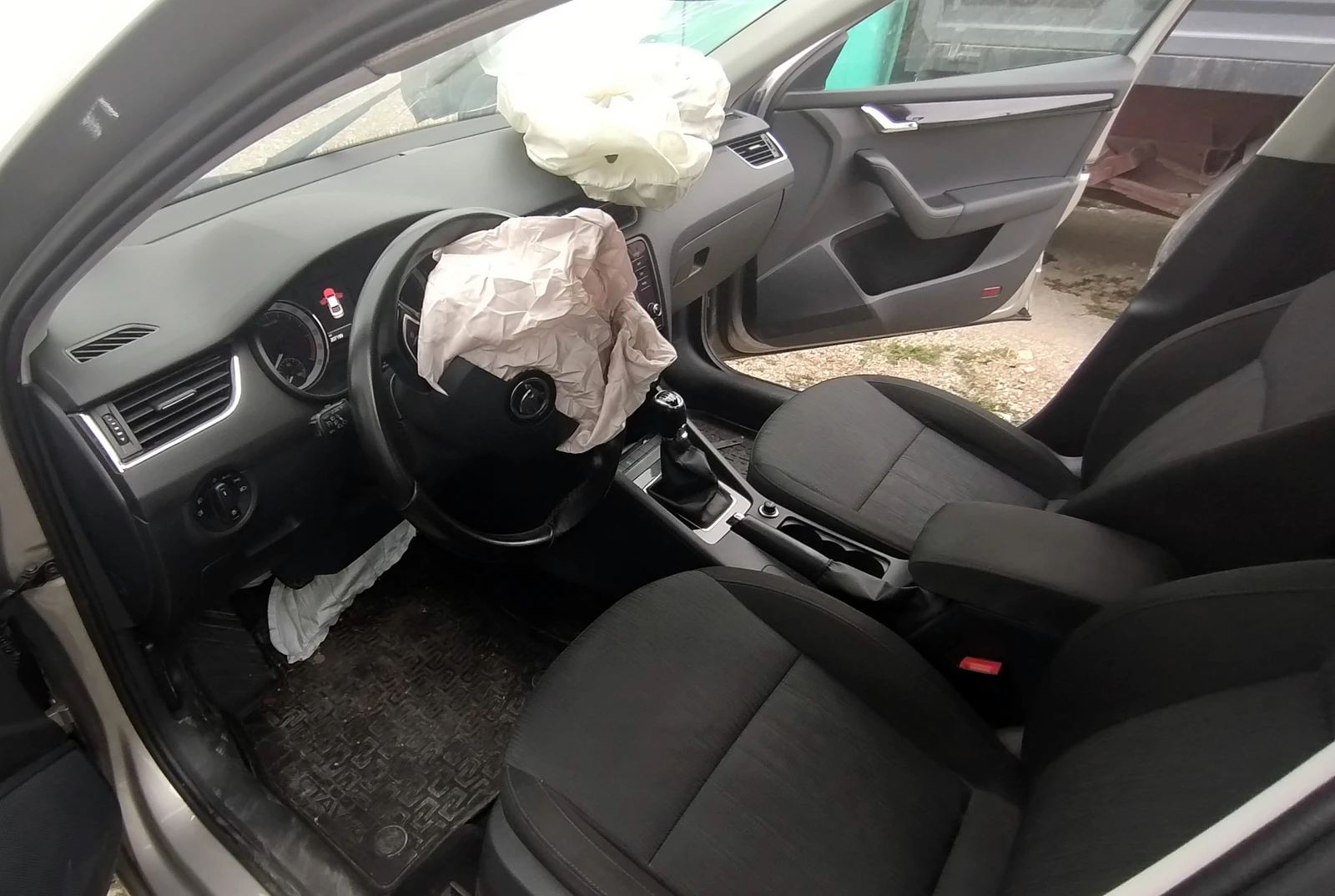 Skoda Octavia, снимка 9 - Автомобили и джипове - 56293428
