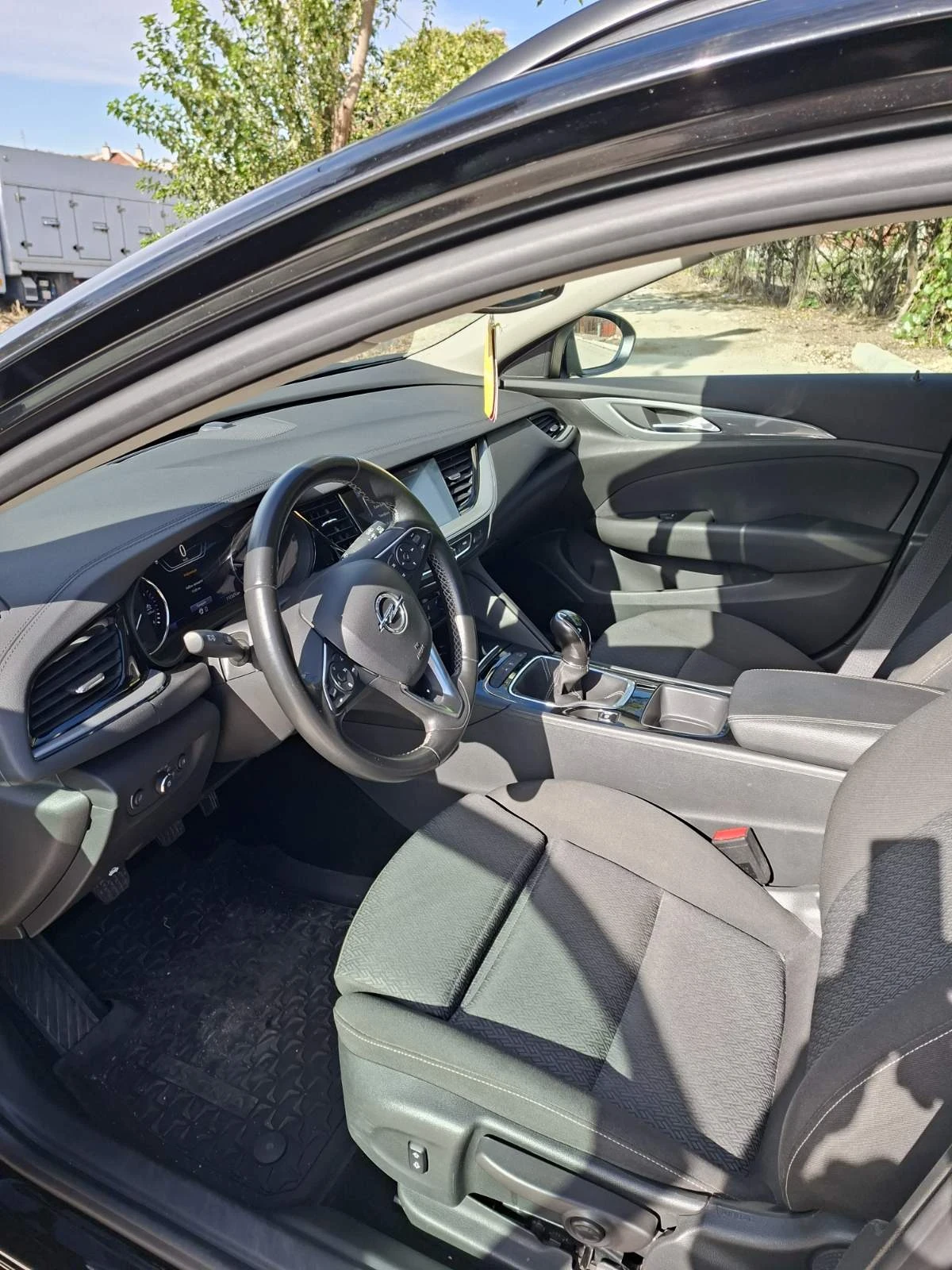 Opel Insignia 1.6TDI, снимка 6 - Автомобили и джипове - 56555455