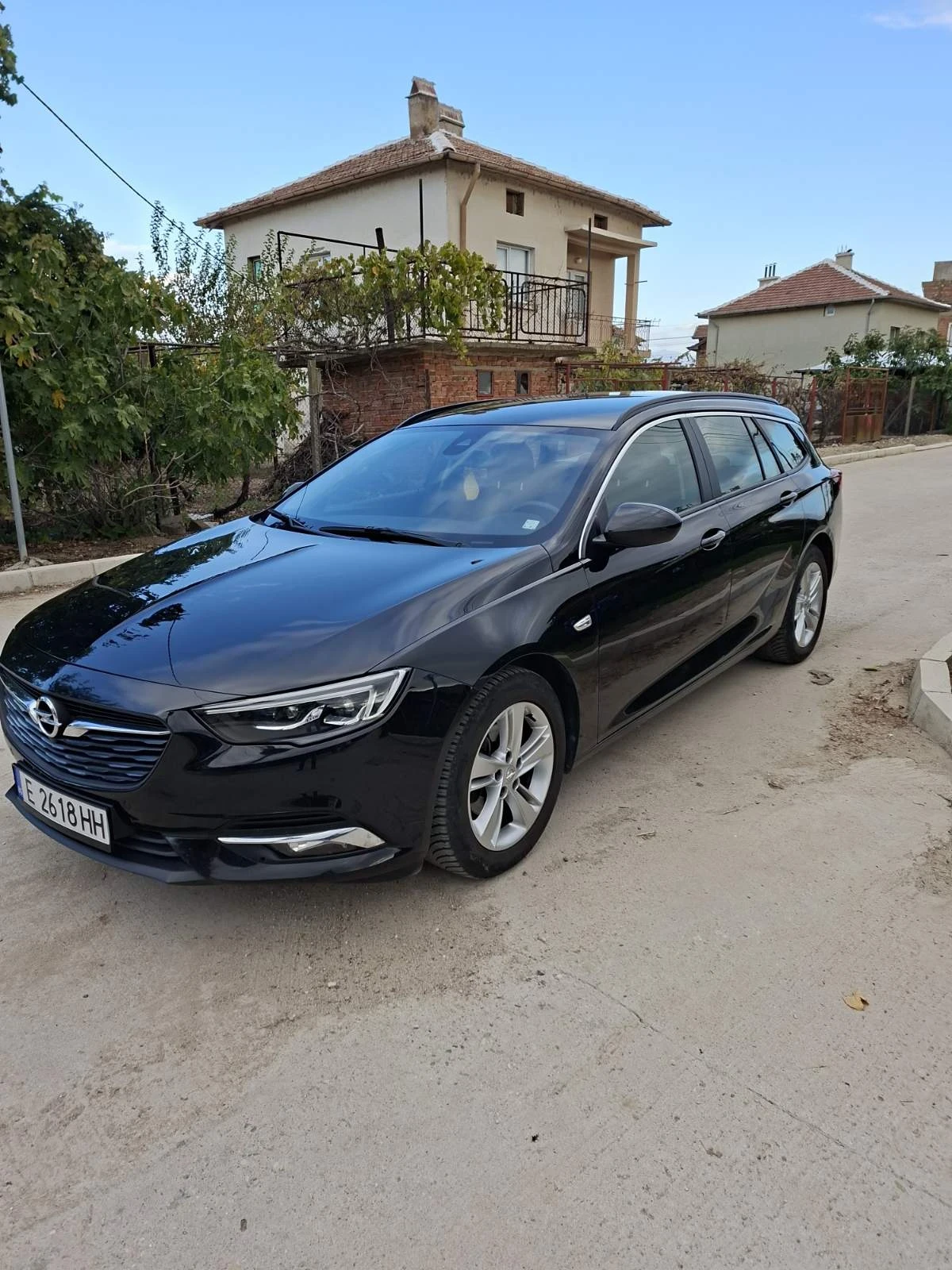 Opel Insignia 1.6TDI, снимка 3 - Автомобили и джипове - 56555455
