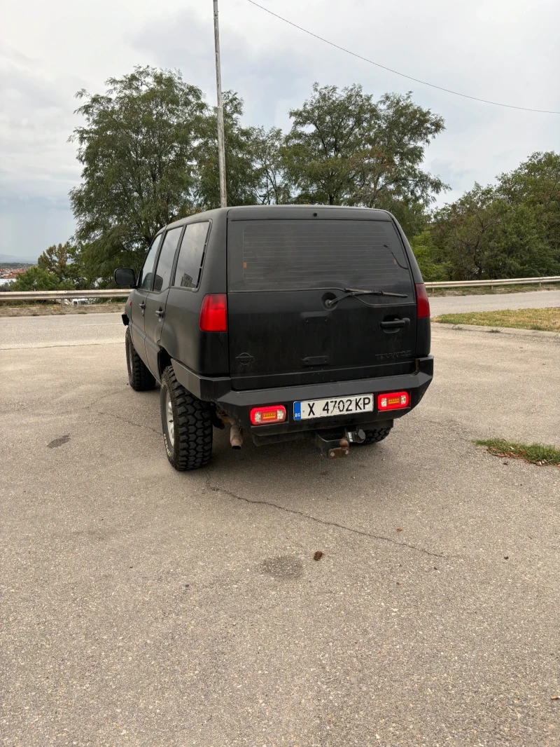 Nissan Terrano 2700, снимка 5 - Автомобили и джипове - 49160459