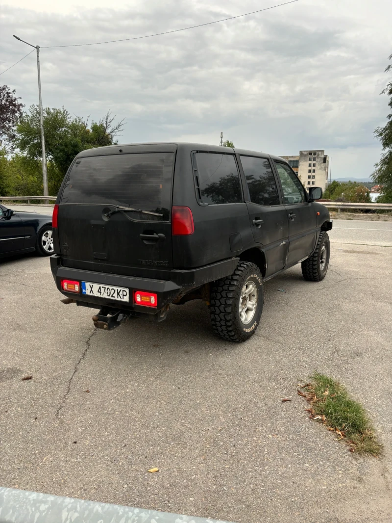 Nissan Terrano 2700, снимка 4 - Автомобили и джипове - 49160459