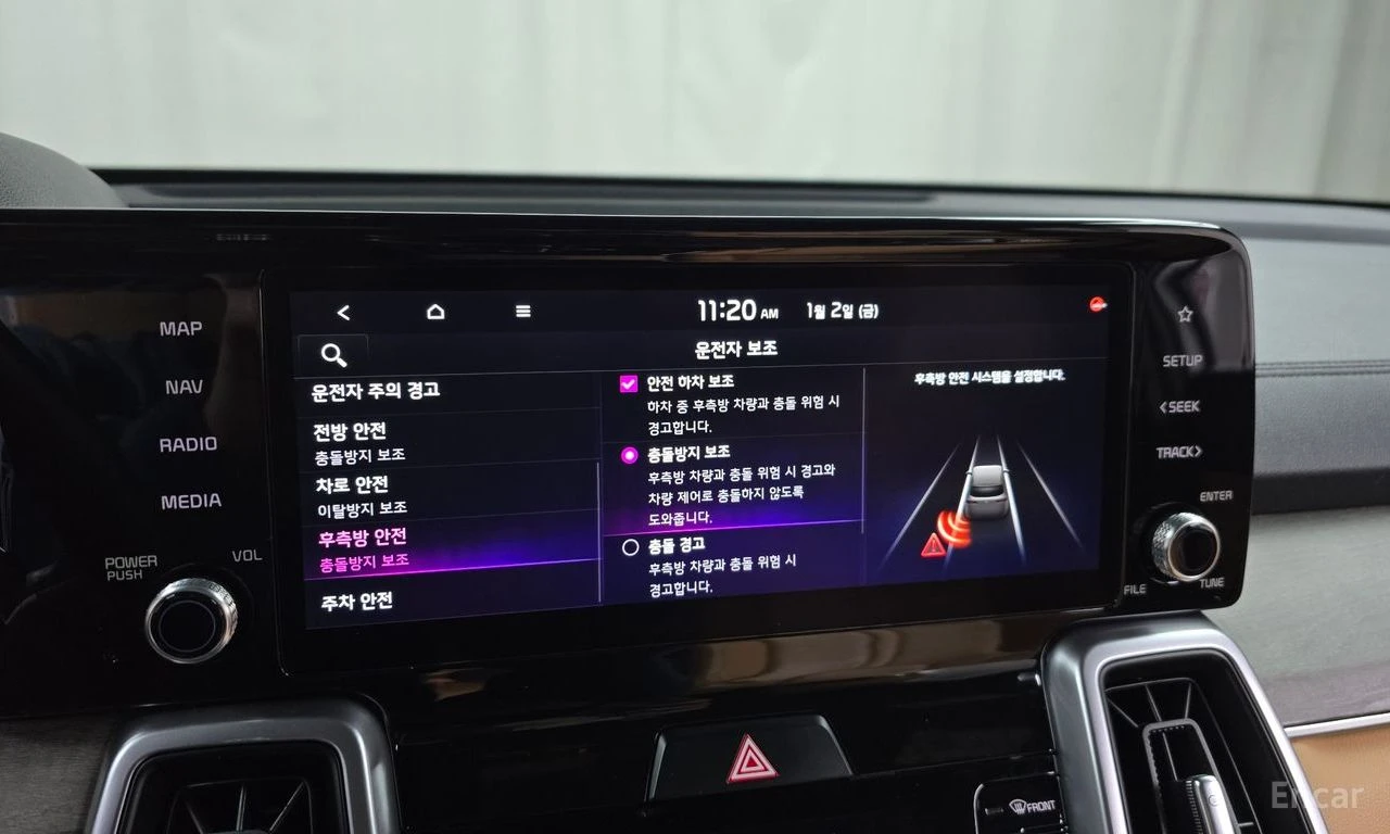 Kia Sorento 2.2 D Prestige 4x4* DISTRONIC* ПОДГРЕВ* ОБДУХВАНЕ*, снимка 13 - Автомобили и джипове - 54358496