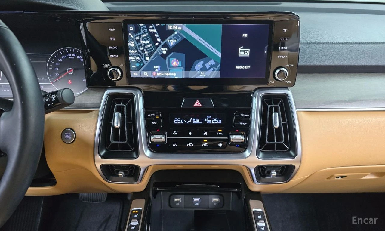 Kia Sorento 2.2 D Prestige 4x4* DISTRONIC* ПОДГРЕВ* ОБДУХВАНЕ*, снимка 12 - Автомобили и джипове - 54358496
