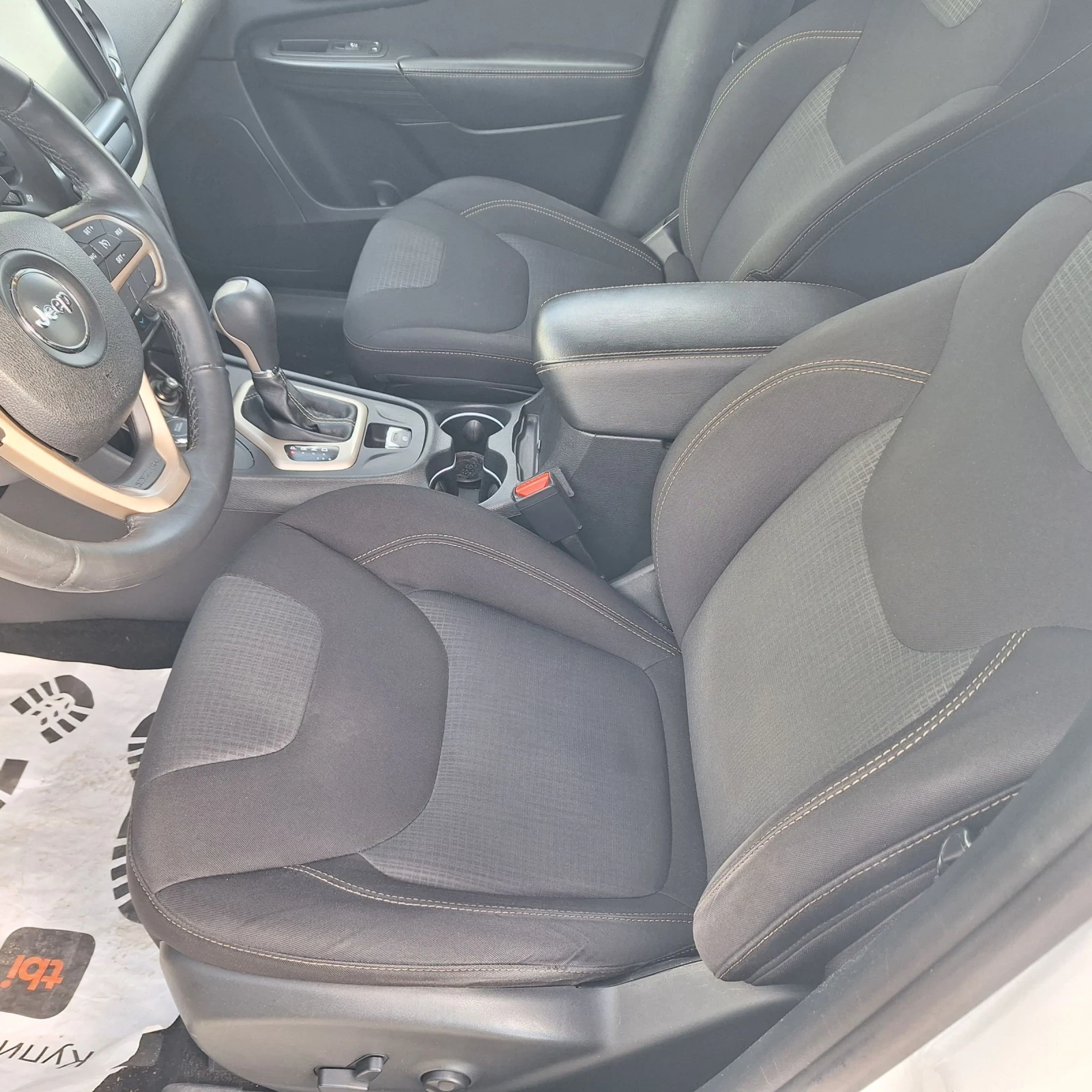 Jeep Cherokee 2.24х4, снимка 9 - Автомобили и джипове - 54412051