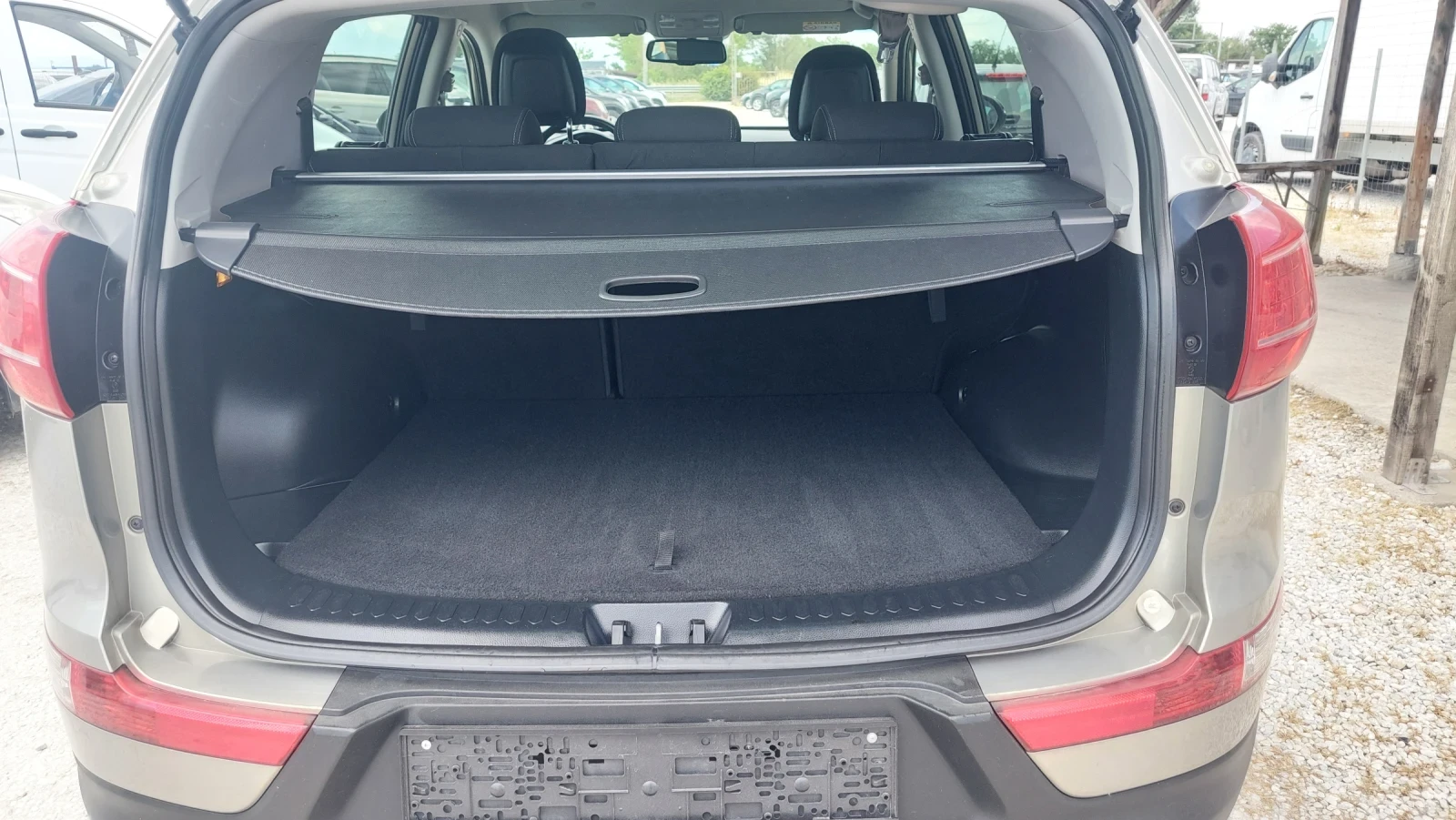 Kia Sportage 1.6i FULL EKSTRI, снимка 8 - Автомобили и джипове - 54726539