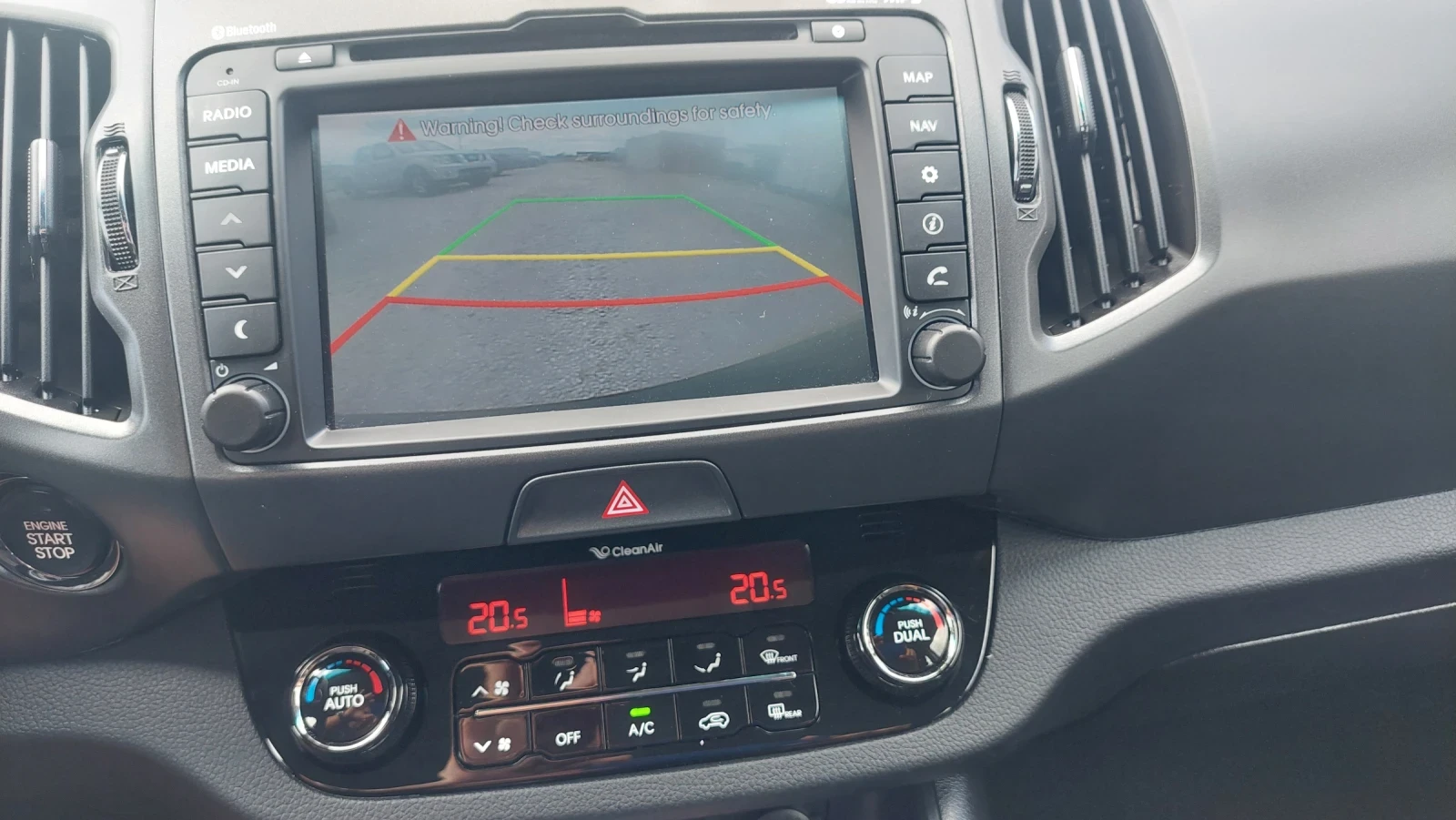 Kia Sportage 1.6i FULL EKSTRI, снимка 14 - Автомобили и джипове - 54726539