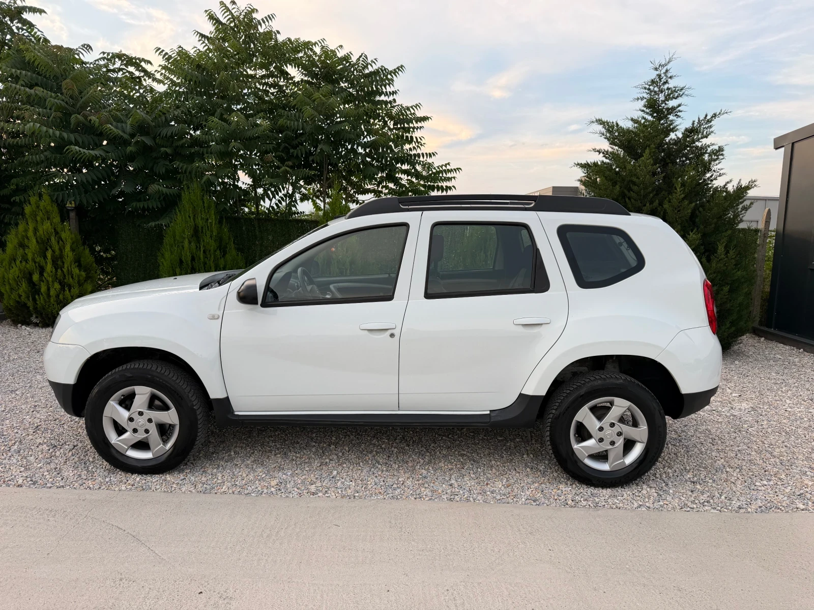 Dacia Duster 1.5dci 110kc. Отлично състояние, снимка 7 - Автомобили и джипове - 54874707