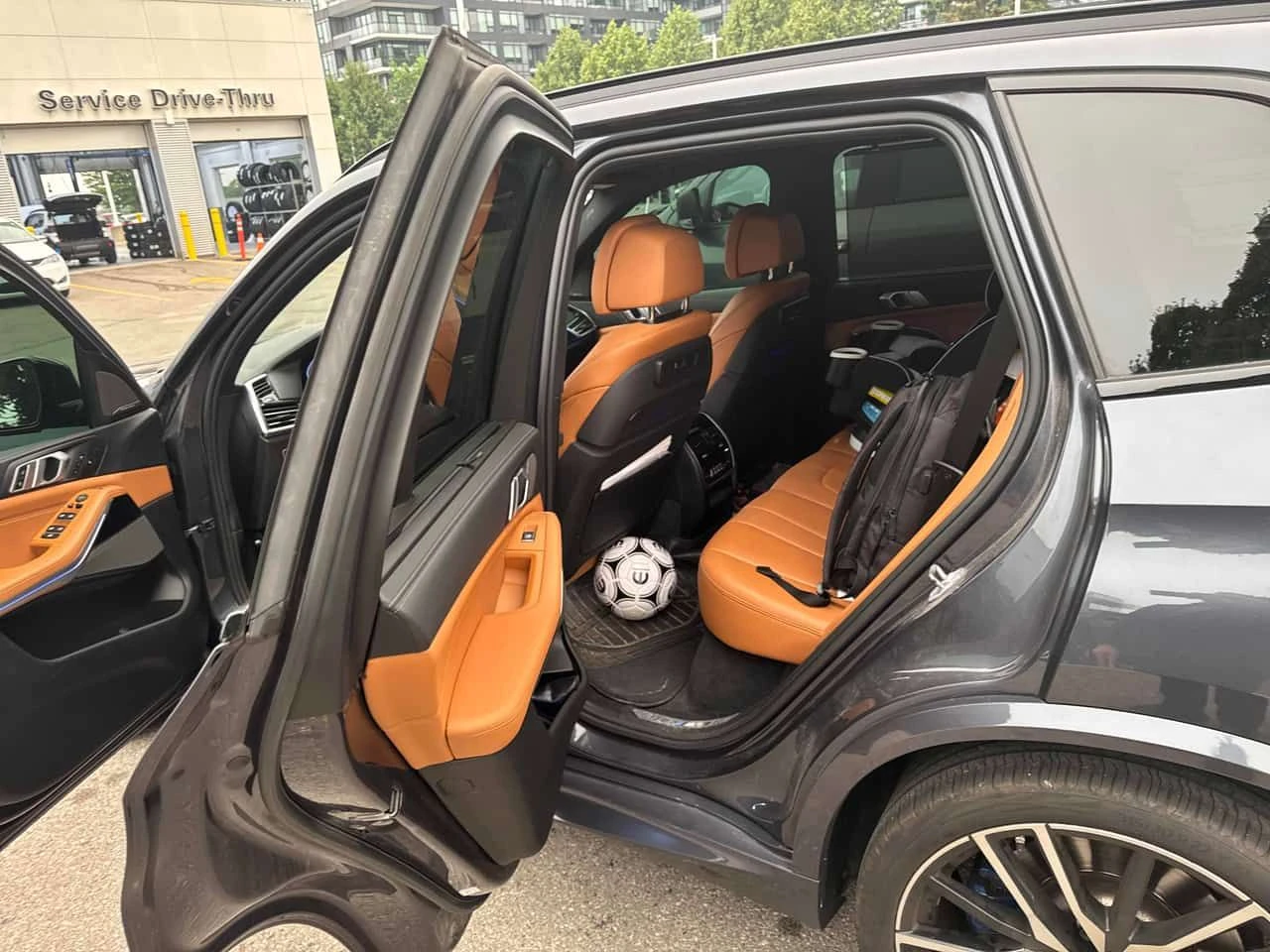 BMW X5 xDrive40i | CARFAX | АВТОКРЕДИТ БЕЗ ПЪРВОНАЧАЛНА , снимка 6 - Автомобили и джипове - 55344093