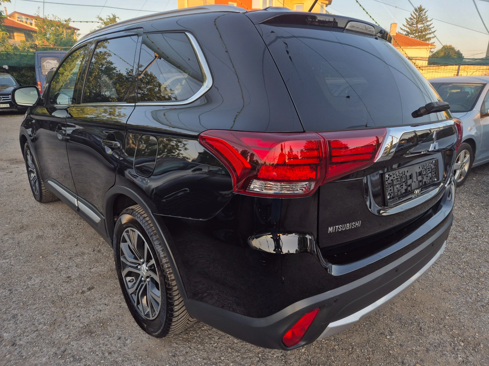 Mitsubishi Outlander 2.2DI-D/4x4 , снимка 6 - Автомобили и джипове - 55506781