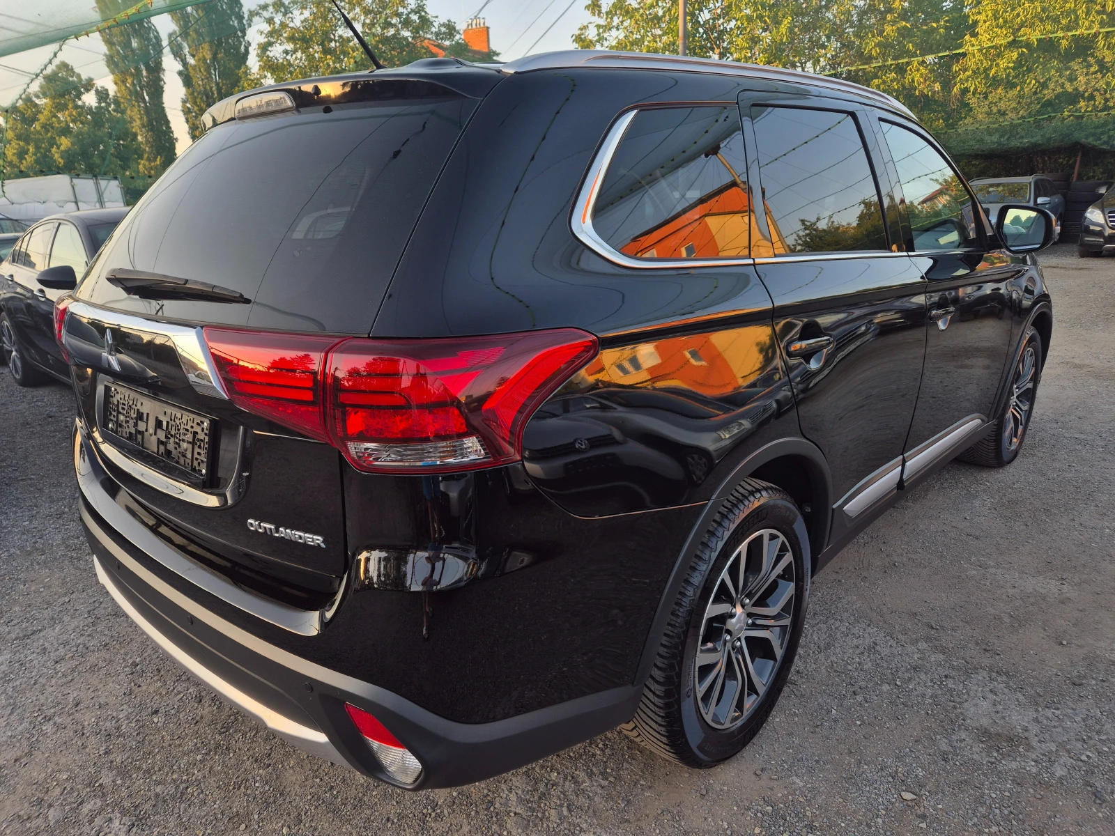 Mitsubishi Outlander 2.2DI-D/4x4 , снимка 4 - Автомобили и джипове - 55506781