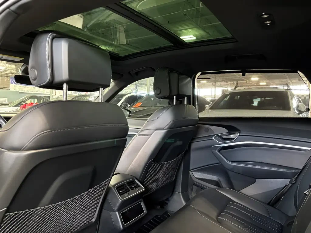 Audi Q8 E-TRON* 55* BANG* OLUFSEN* ОБДУХВАНЕ* , снимка 12 - Автомобили и джипове - 56210877