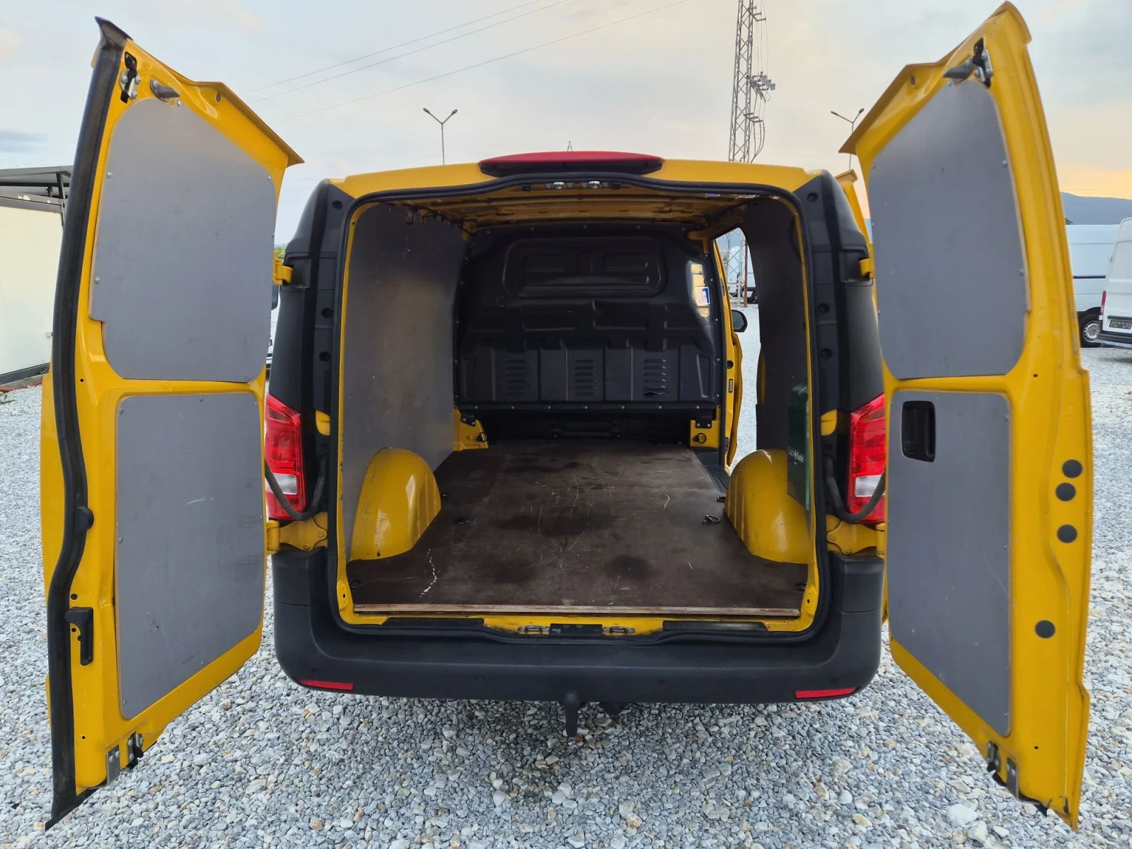 Mercedes-Benz Vito 119 CDI* Автоматик* Климатик* Нави* Подгрев, снимка 13 - Бусове и автобуси - 56168300
