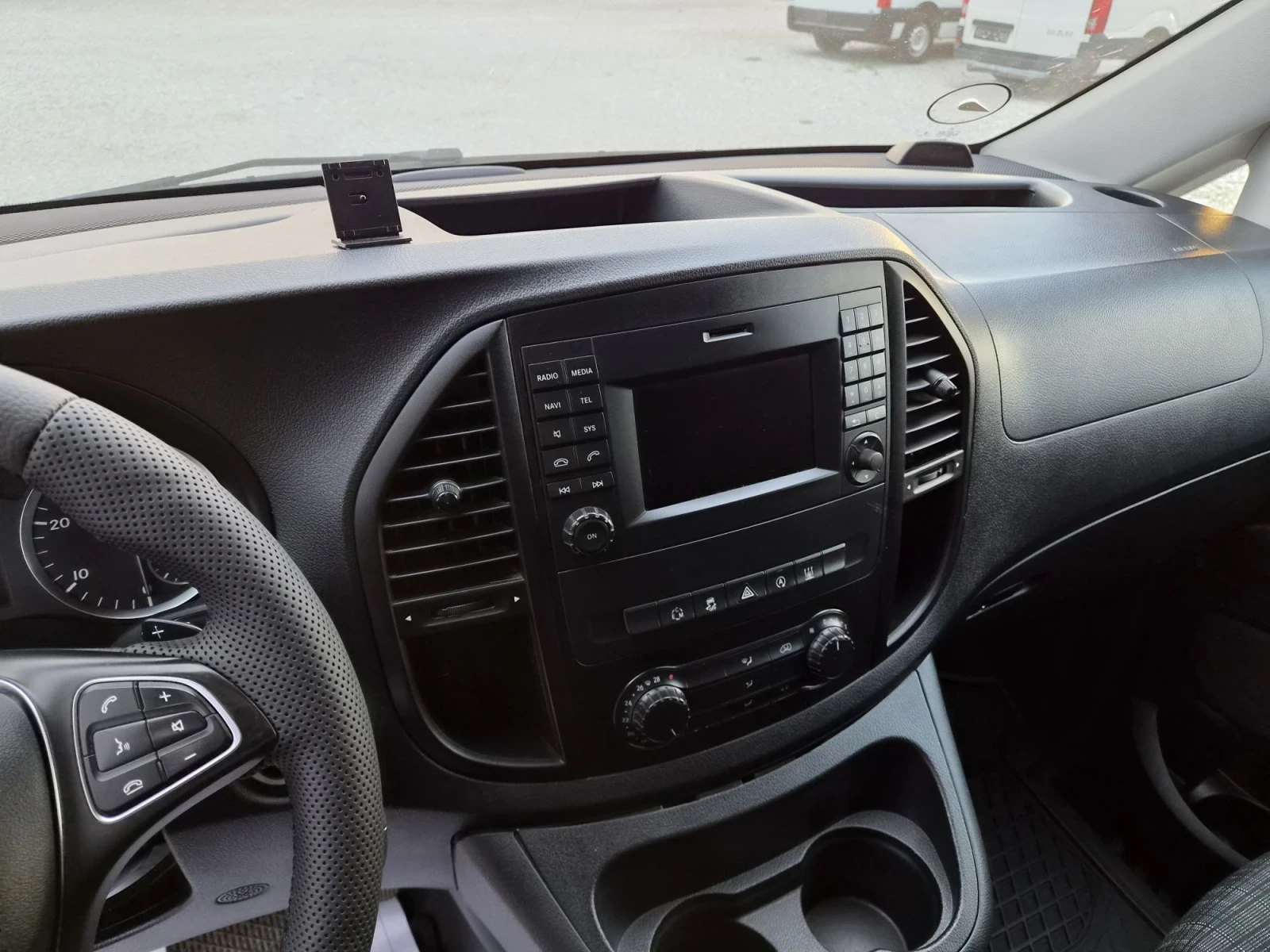 Mercedes-Benz Vito 119 CDI* Автоматик* Климатик* Нави* Подгрев, снимка 11 - Бусове и автобуси - 56168300