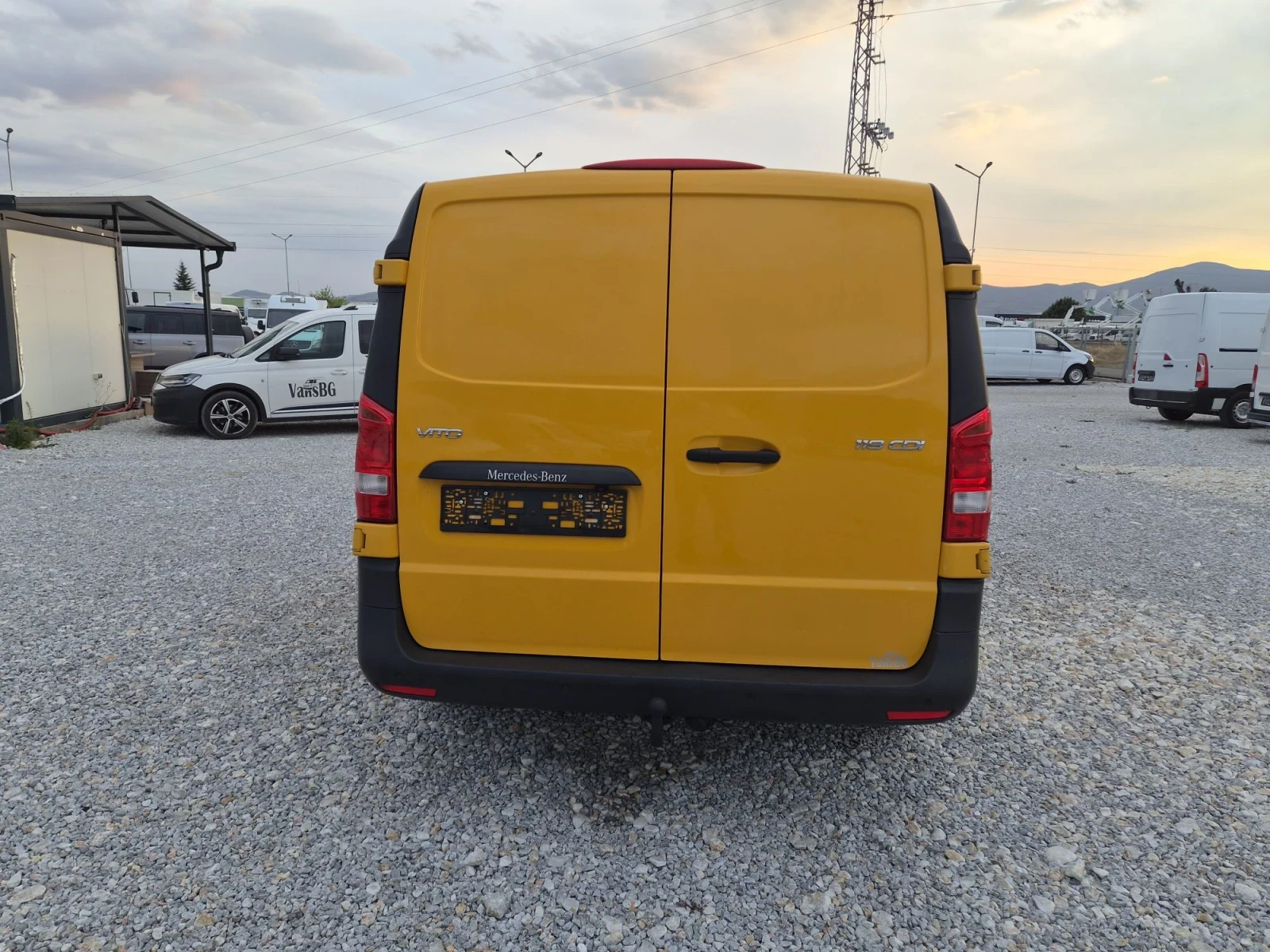 Mercedes-Benz Vito 119 CDI* Автоматик* Климатик* Нави* Подгрев, снимка 4 - Бусове и автобуси - 56168300