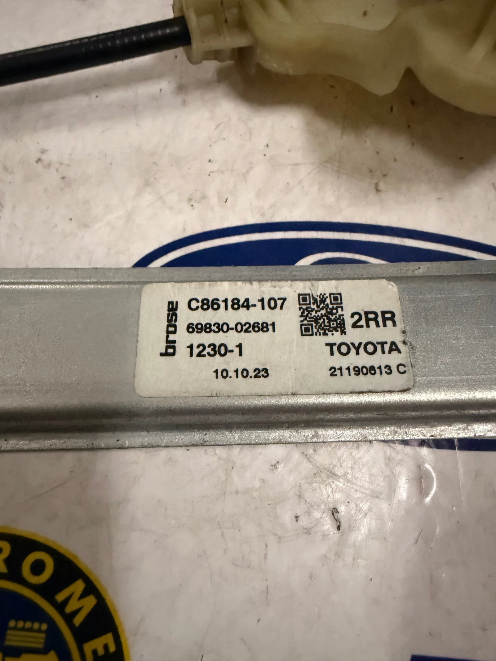 C86184-107 69830-02681 Мот. с мех. ел. стъкло задно дясно TOYOTA COROLLA 2020 85701-02090 C97210-101, снимка 4 - Части - 54745862