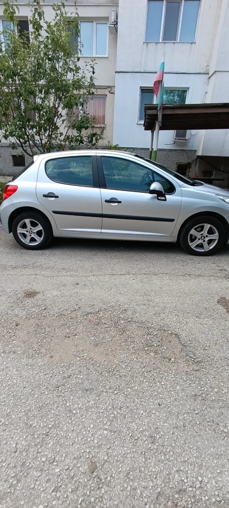 Peugeot 207, снимка 2 - Автомобили и джипове - 48259637