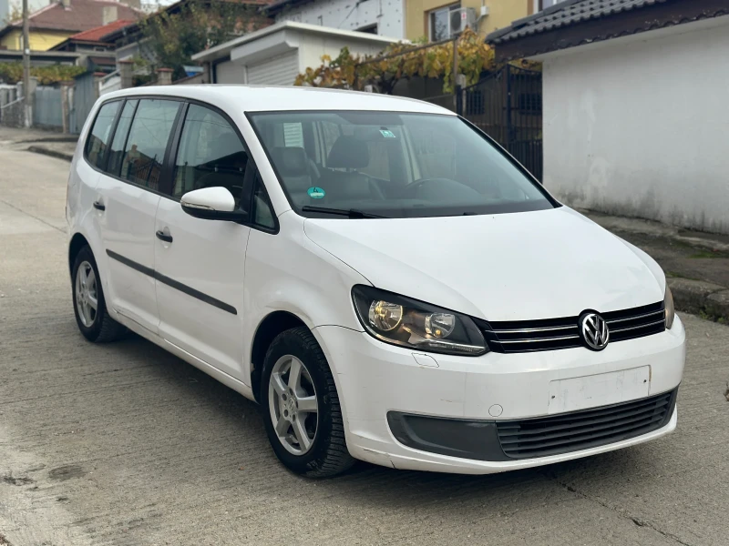 VW Touran 1.6 Автомат, Кожа, снимка 2 - Автомобили и джипове - 52186557