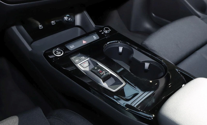 Audi E-Tron Q6 COMFORT 360 CAMERA , снимка 10 - Автомобили и джипове - 52317147