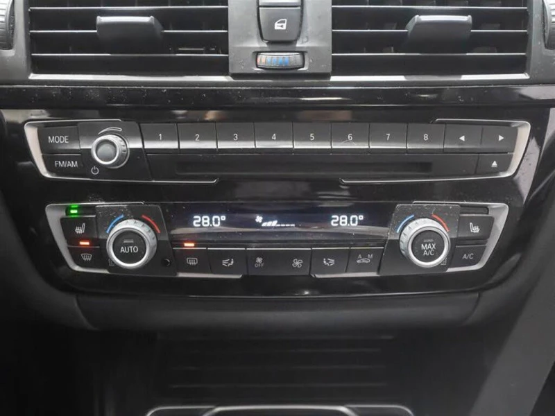 BMW 340 * АВТО КРЕДИТ* ЦЕНА ДО БГ * СЕРВИЗНА ИСТОРИЯ * , снимка 13 - Автомобили и джипове - 52595386