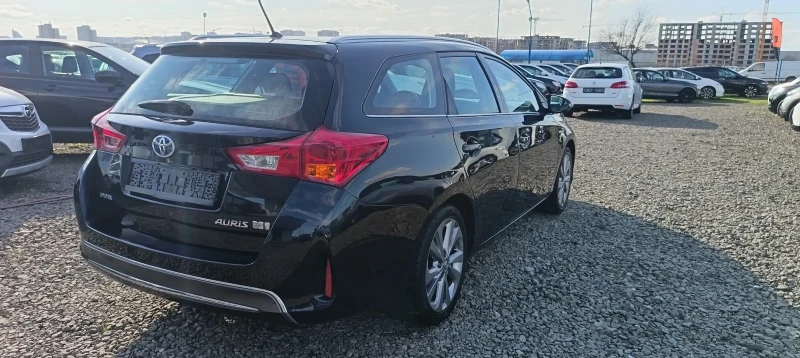 Toyota Auris 1.8 Hybrid * Италия , снимка 3 - Автомобили и джипове - 52626986