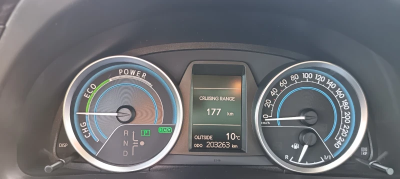 Toyota Auris 1.8 Hybrid * Италия , снимка 15 - Автомобили и джипове - 52626986