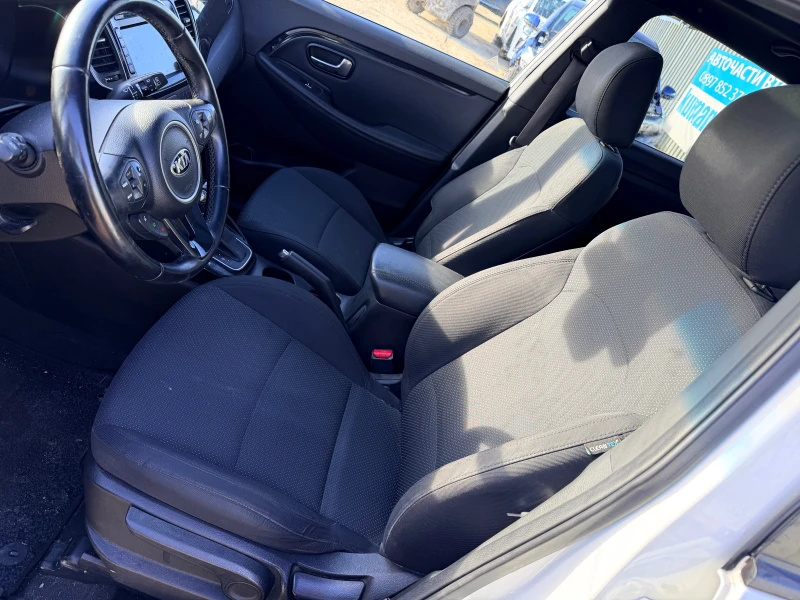 Kia Carens 1.7 CRDI, снимка 10 - Автомобили и джипове - 52761586